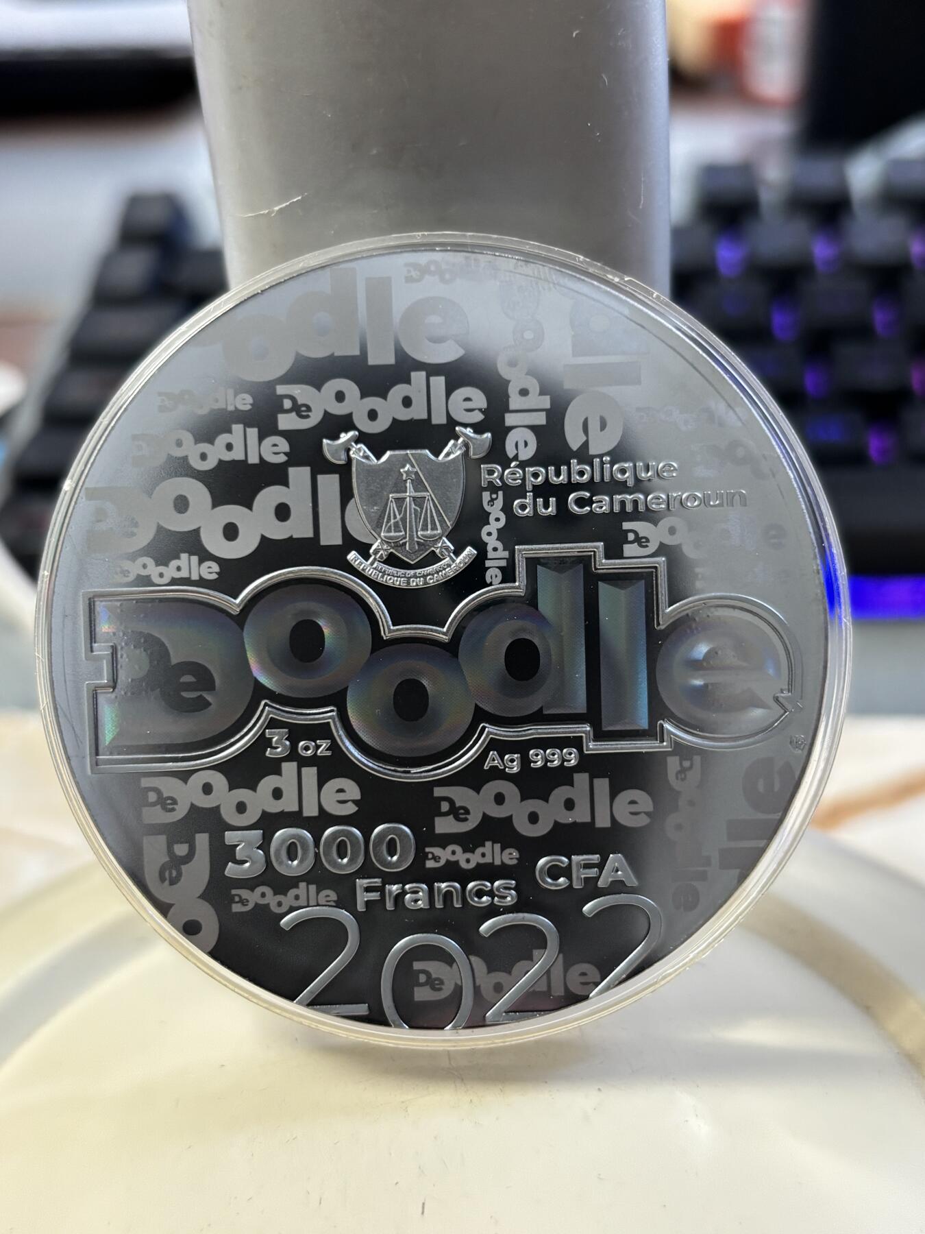 第194期拍卖 喀麦隆2022年太空探索涂鸦艺术3盎司高浮雕彩银币，999银，3盎司，发行422枚