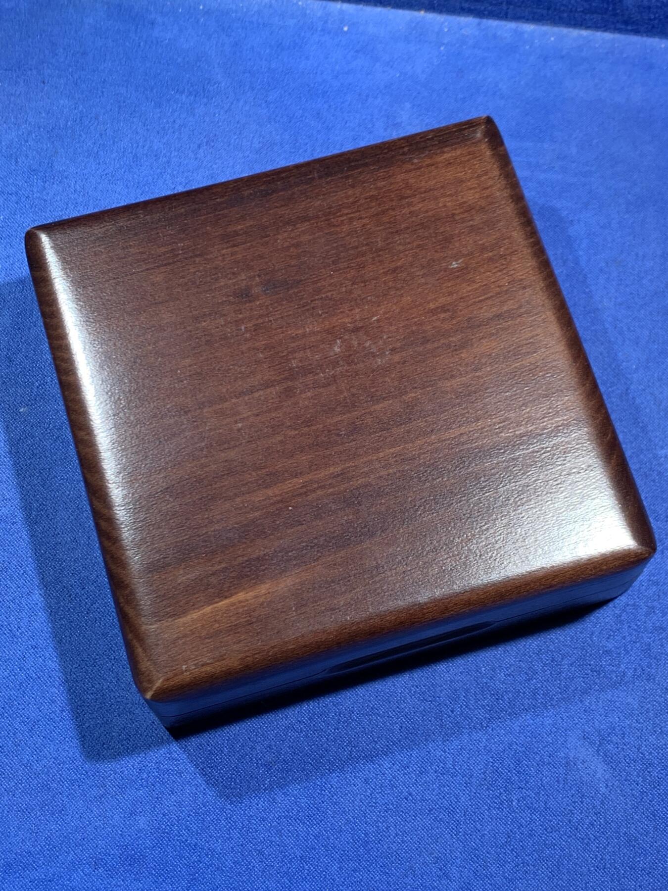 《竞宝斋》第470场 周日，周一，周二 3场连拍 （全场包邮）欢迎送拍 墨西哥2016年无面值铑化彩色普制银币 冷冻极光-墨西哥自由女神 1盎司999 发行量5百 盒证全