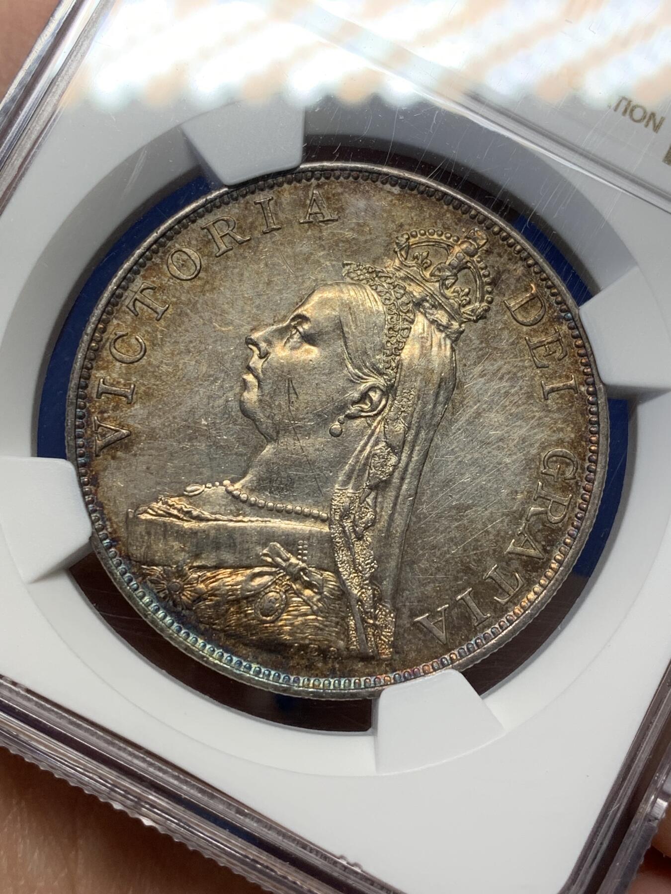 《竞宝斋》第470场 周日，周一，周二 3场连拍 （全场包邮）欢迎送拍 NGC UNCD 英国1887年维多利亚女王双佛罗林银币，酱彩包浆有镜面感