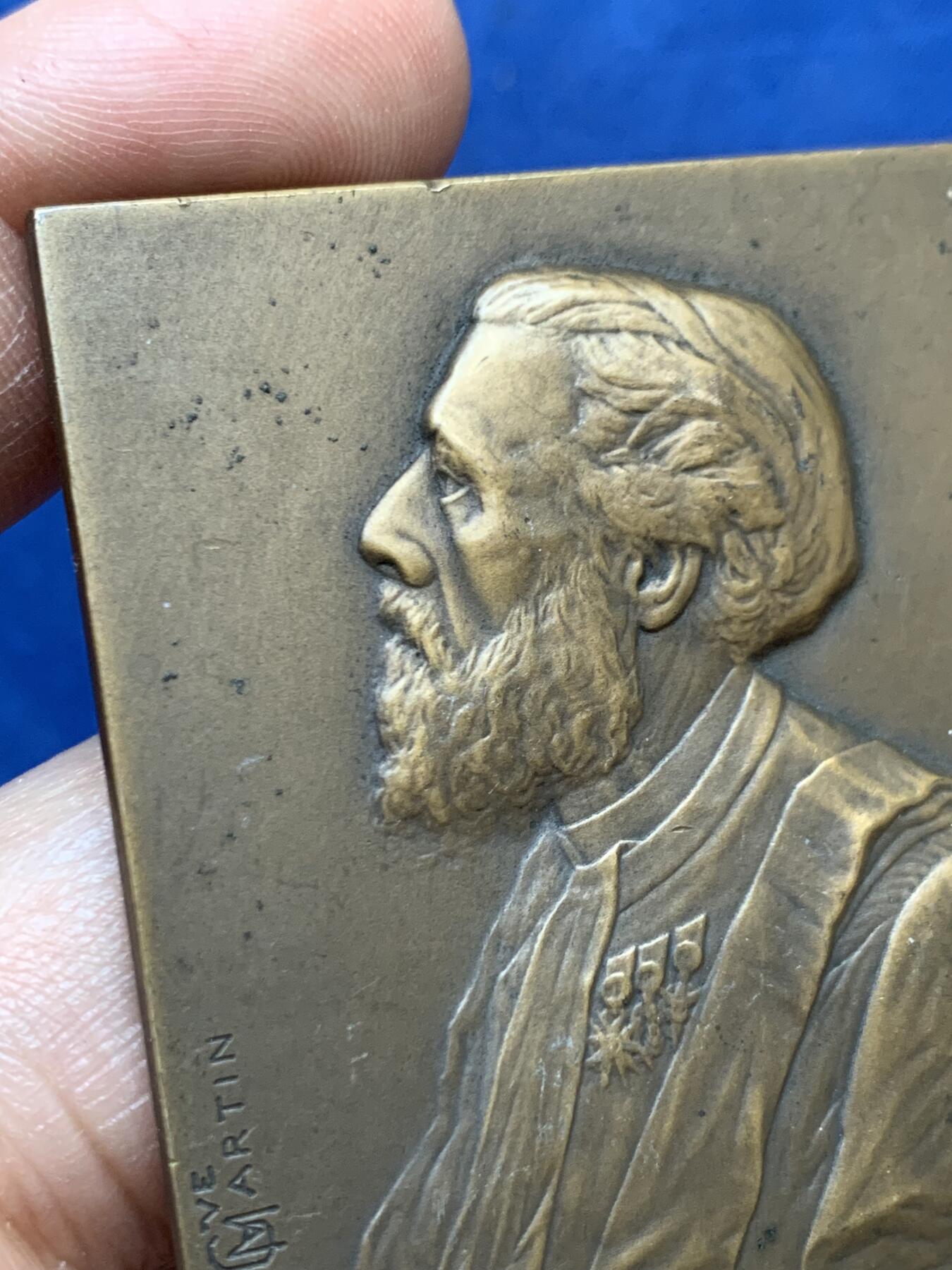 《竞宝斋》第470场 周日，周一，周二 3场连拍 （全场包邮）欢迎送拍 德国哲学家恩斯特·海克尔方型铜章 86.4克 47.2*63.8mm 丰饶角铜标