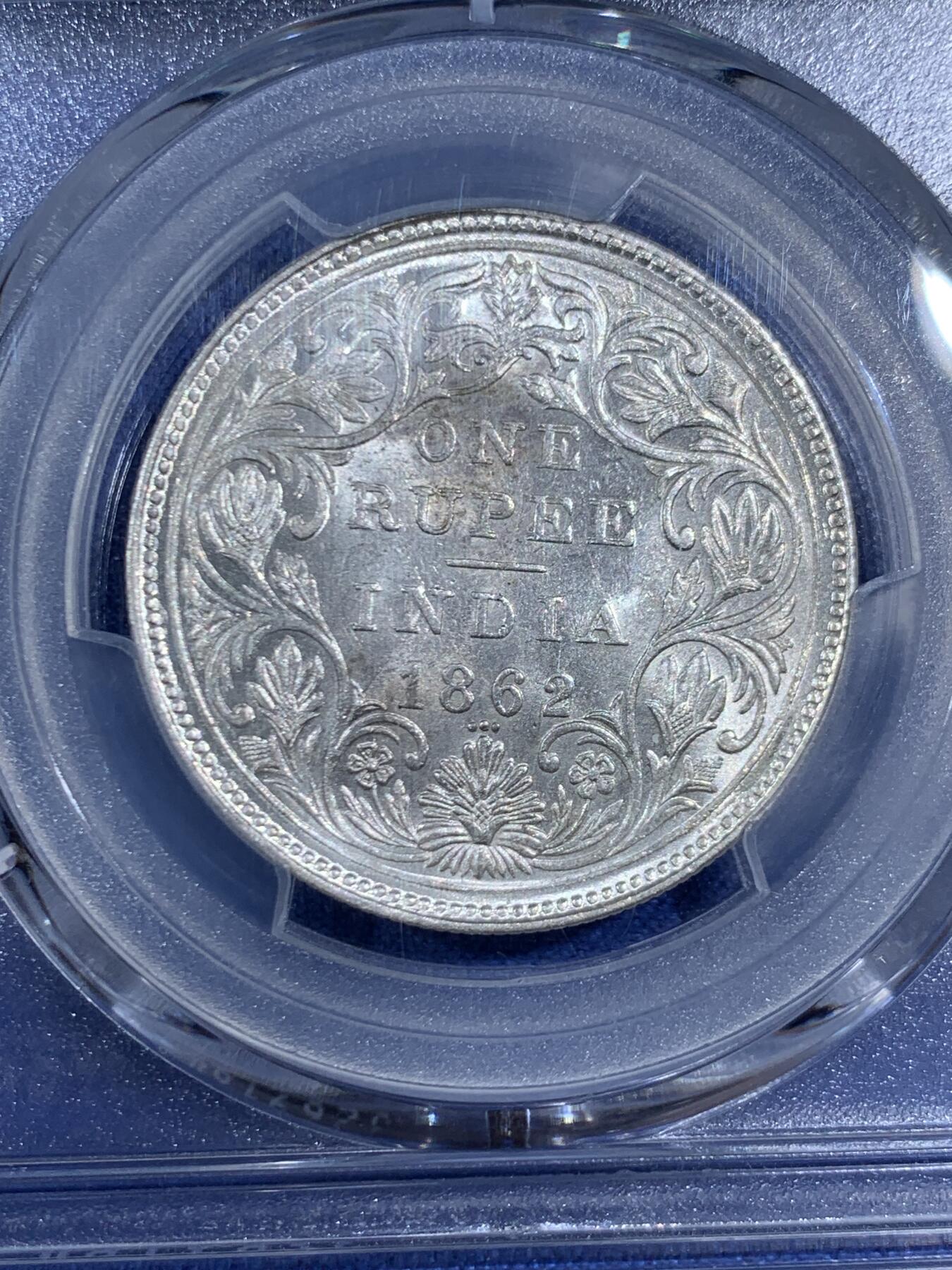 《竞宝斋》第470场 周日，周一，周二 3场连拍 （全场包邮）欢迎送拍 PCGS MS62 英属印度1862年维多利亚女王1卢比银币