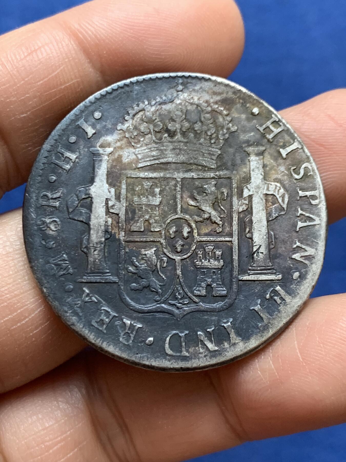 《竞宝斋》第470场 周日，周一，周二 3场连拍 （全场包邮）欢迎送拍 西属墨西哥 1810 费七双柱8r 人像面打制深峻，少戳，老道包浆，整体轻微不平