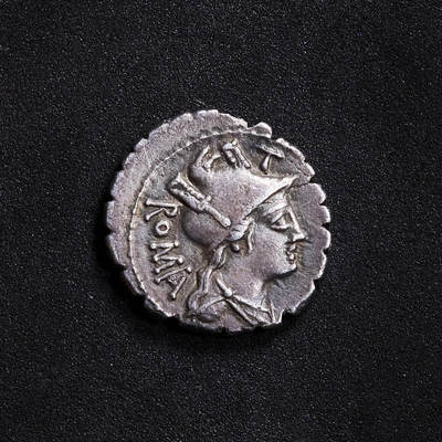 【俄甄集藏】2026年(049)03-18星期三 晚 19:30 全场包邮 - 古罗马共和国公元前80年1第纳尔罗马女神与大力神银币，罗马造币厂打制，正面罗马女神头像，背面大力神与狮子搏斗，原味包浆，状态难得，直径：19mm，重量：3.6克