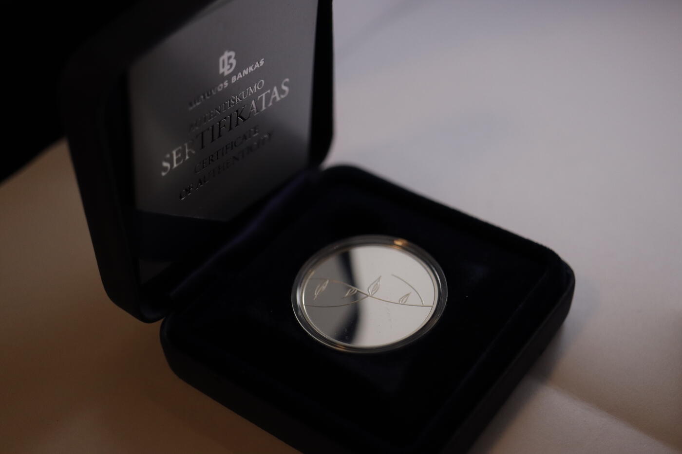 观钱 近现代机制币拍卖No.004（全场顺丰包邮）  立陶宛 2011 年「戏剧」主题 10 立特纪念银币（镜面工艺）