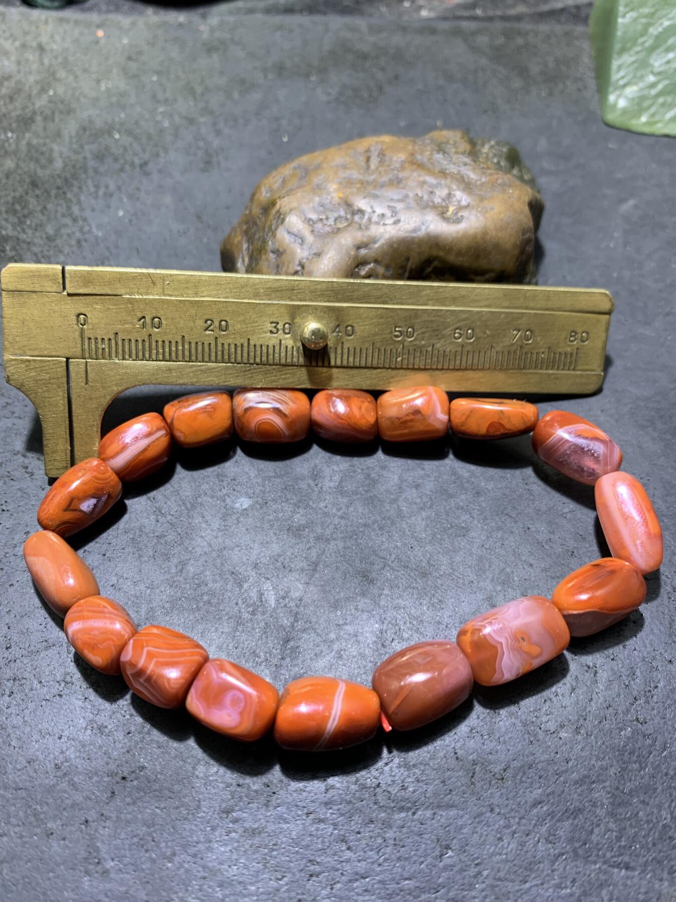 精美川料红白南红玛瑙随形单圈手串一条