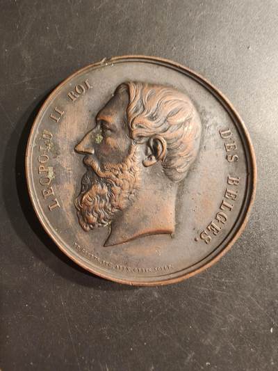 老王徽章第187期 - 比利时利奥波德二世国王大铜章    直径64mm    重量115.3g