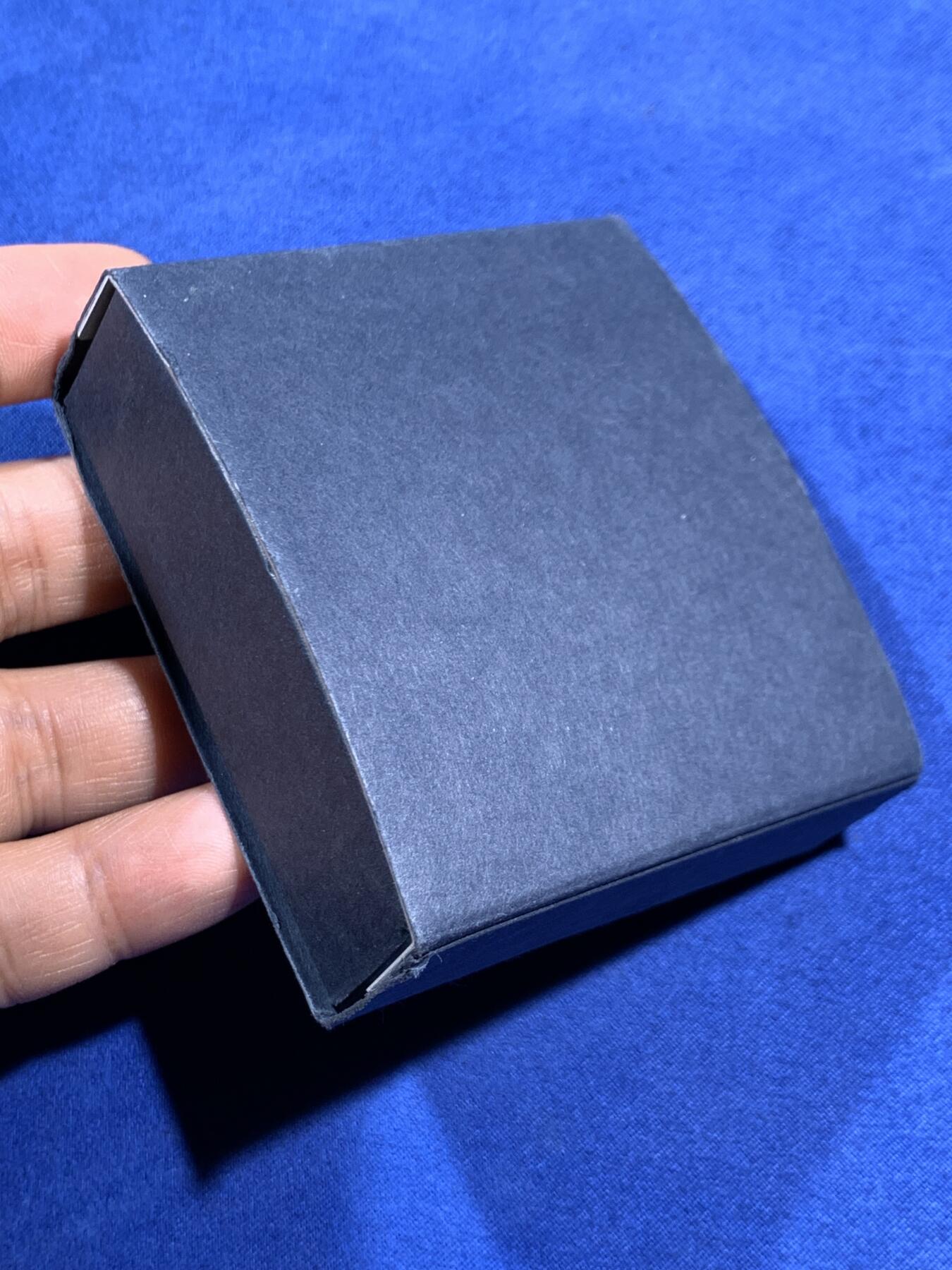 《竞宝斋》第470场 周日，周一，周二 3场连拍 （全场包邮）欢迎送拍 挪威2001年100挪威克朗银币 诺贝尔和平奖百年纪念 33.6克 925银 发行量5万 盒证全（盒子背面就是证）