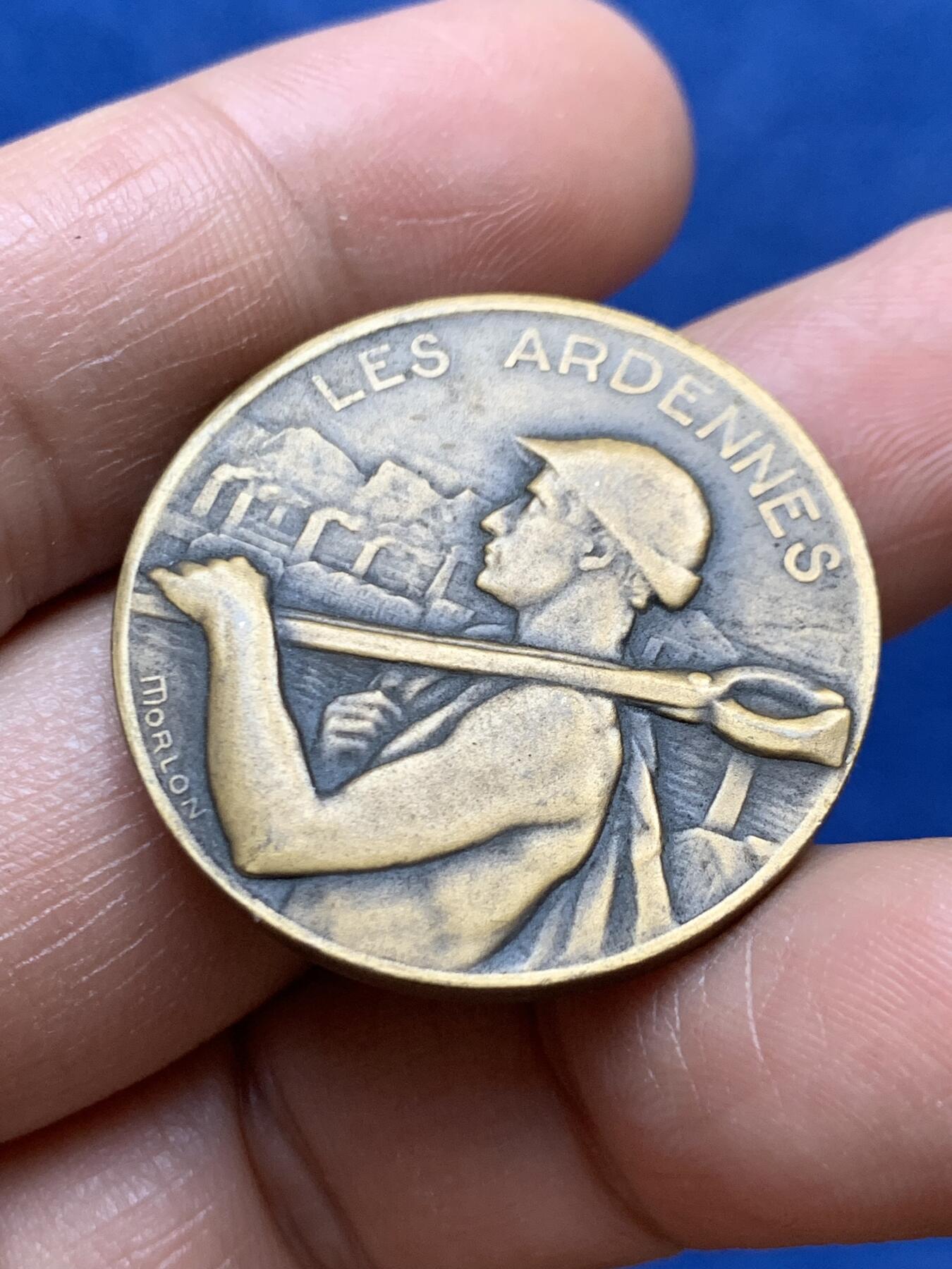 《竞宝斋》第470场 周日，周一，周二 3场连拍 （全场包邮）欢迎送拍 1935年布鲁塞尔世博会纪念铜章 16.55克 31.8mm