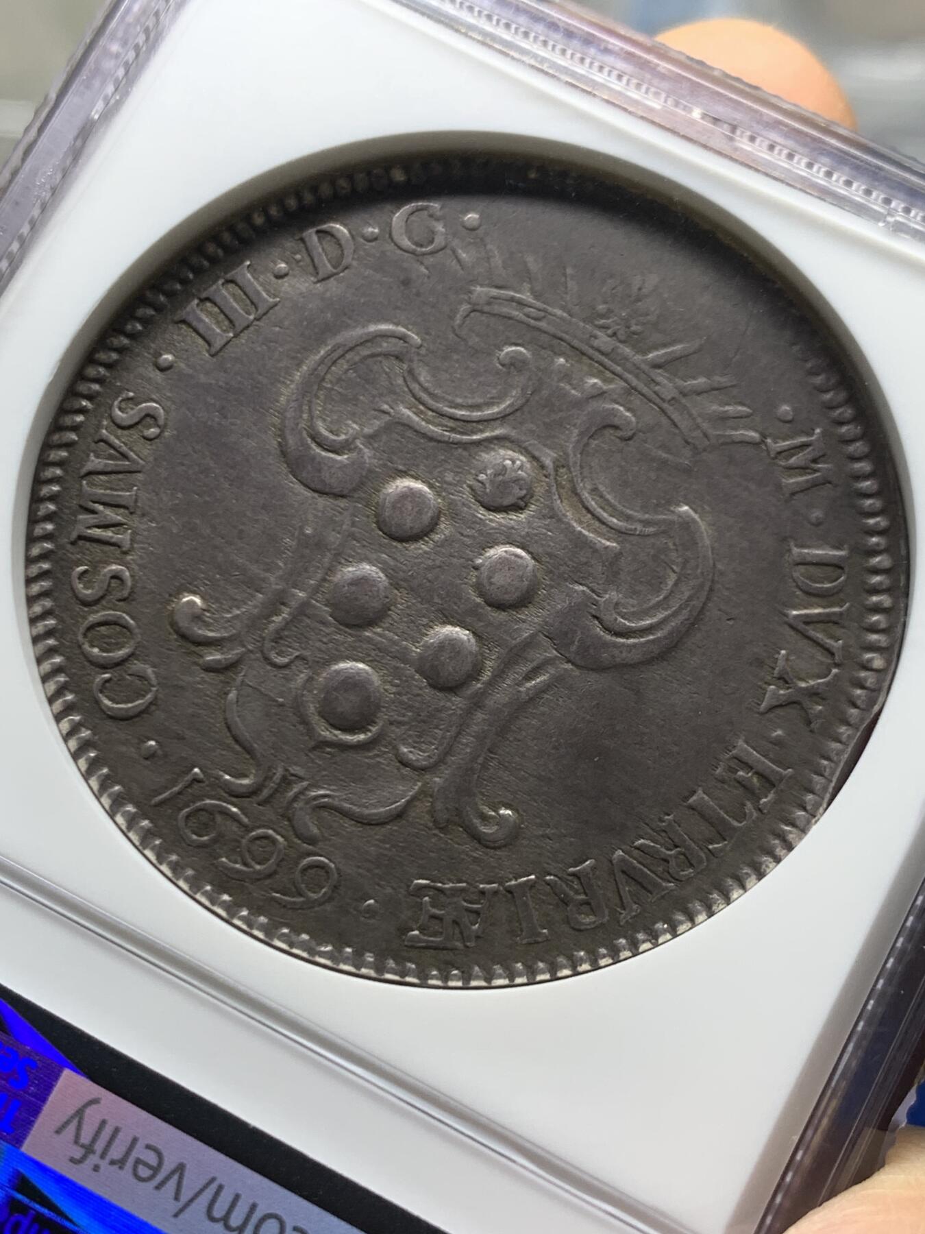 《竞宝斋》第470场 周日，周一，周二 3场连拍 （全场包邮）欢迎送拍 NGC XF45 意大利托斯卡纳 1699美第奇玫瑰银币 稀少年份 少见名誉品 枪灰包浆 打制清晰  收藏与艺术性的结合