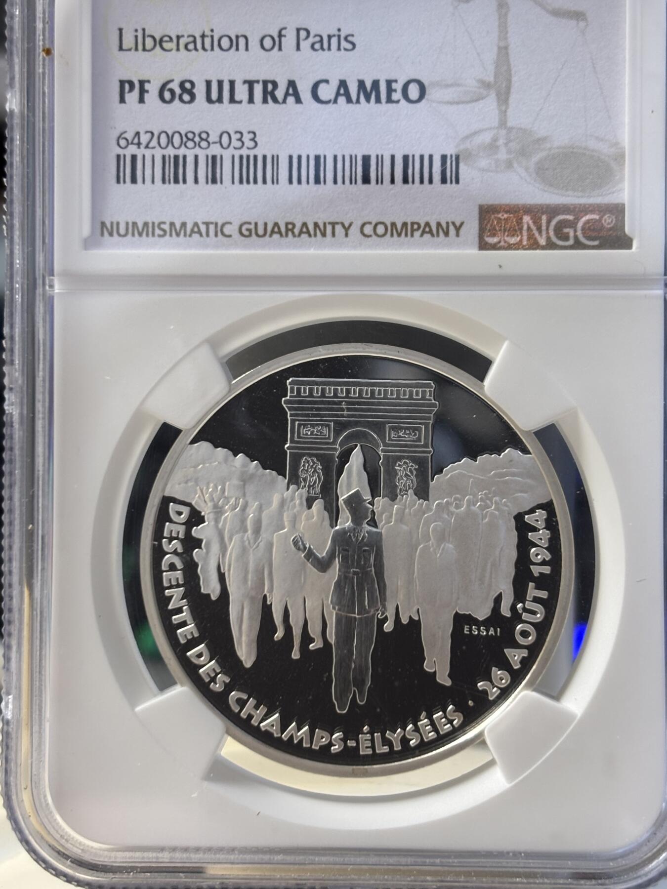 第194期拍卖 法国1994年二战系列戴高乐巴黎阅兵银样币NGC-PF68，900银，22.2克，发行1850枚