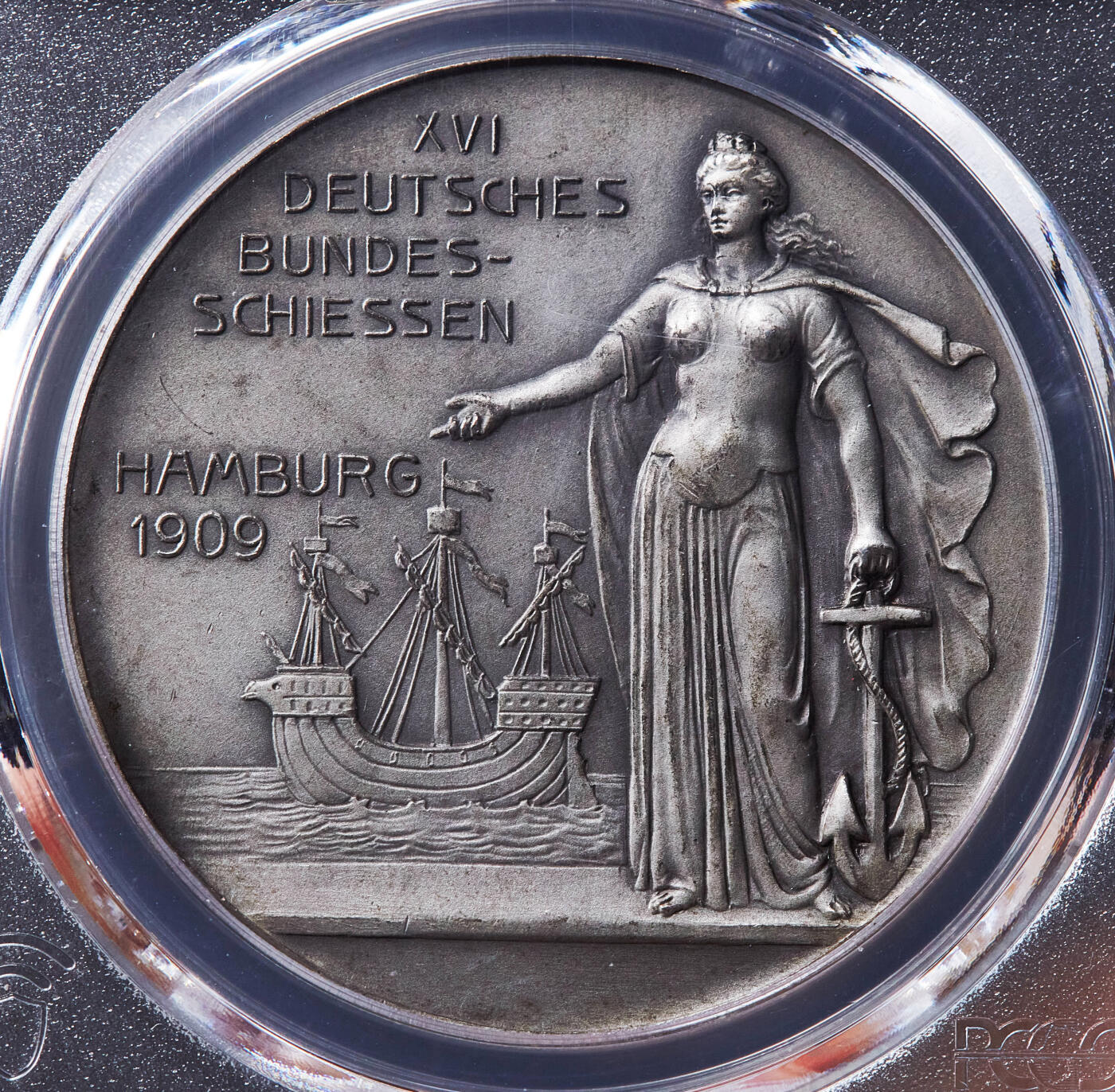 【俄甄集藏】2026年(049)03-18星期三 晚 19:30 全场包邮 德国1909年汉萨女神站像与港口风光纪念汉堡第16届联邦射击节大银章，PCGS MS64，磨砂底板，设计精美