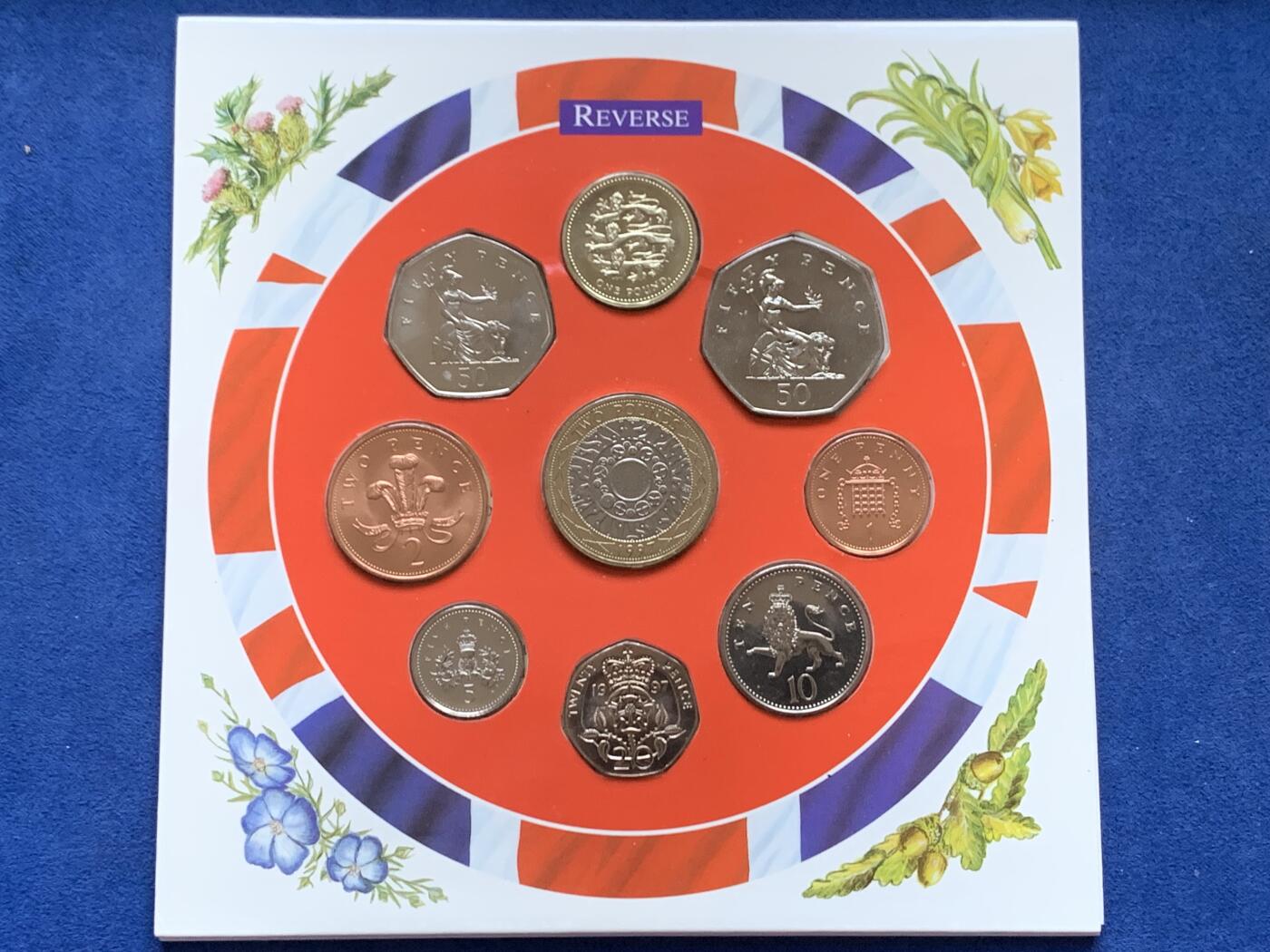 《竞宝斋》第470场 周日，周一，周二 3场连拍 （全场包邮）欢迎送拍 英国1997年普制套币 9枚 细节状态都不错