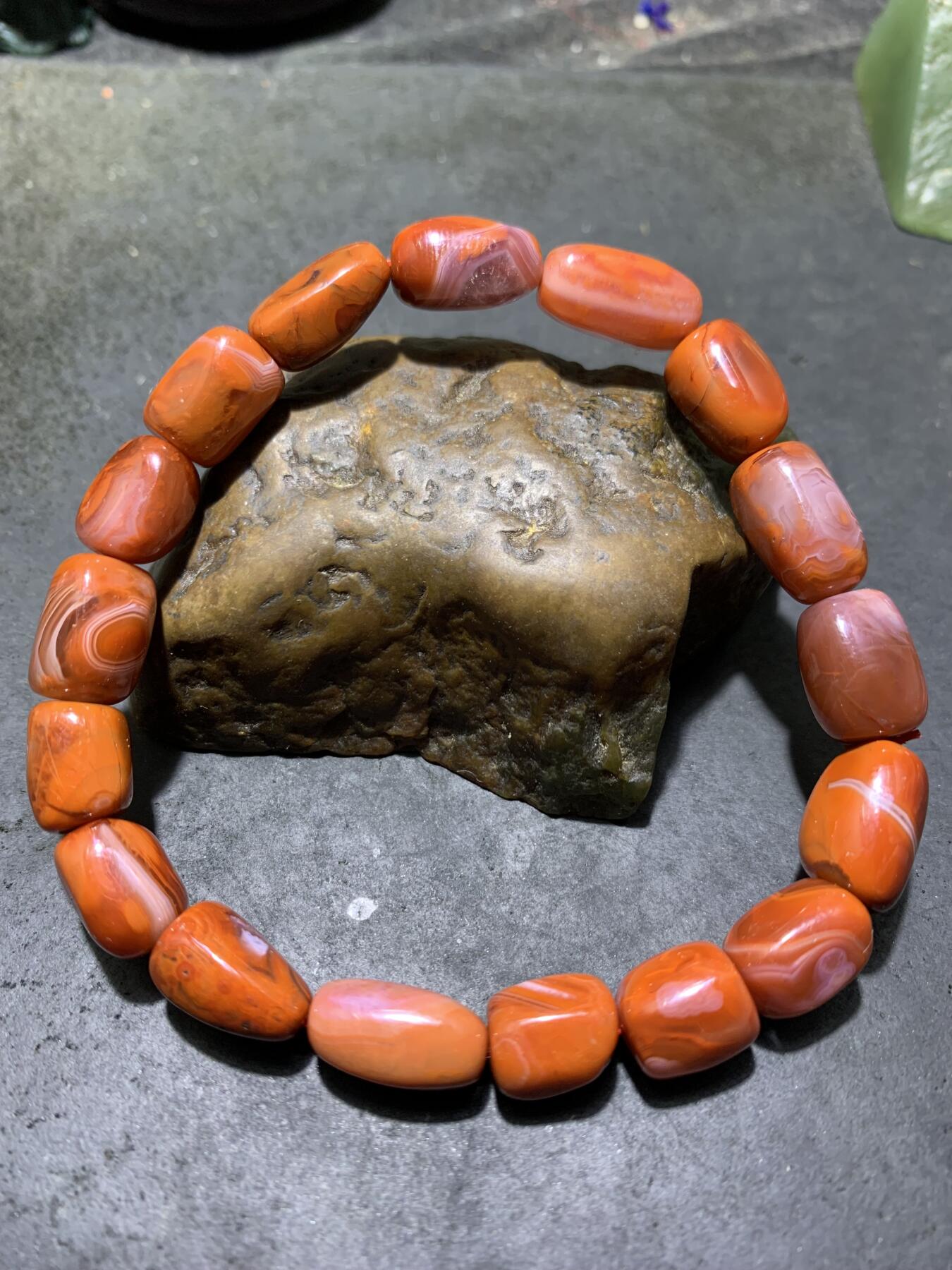 精美川料红白南红玛瑙随形单圈手串一条