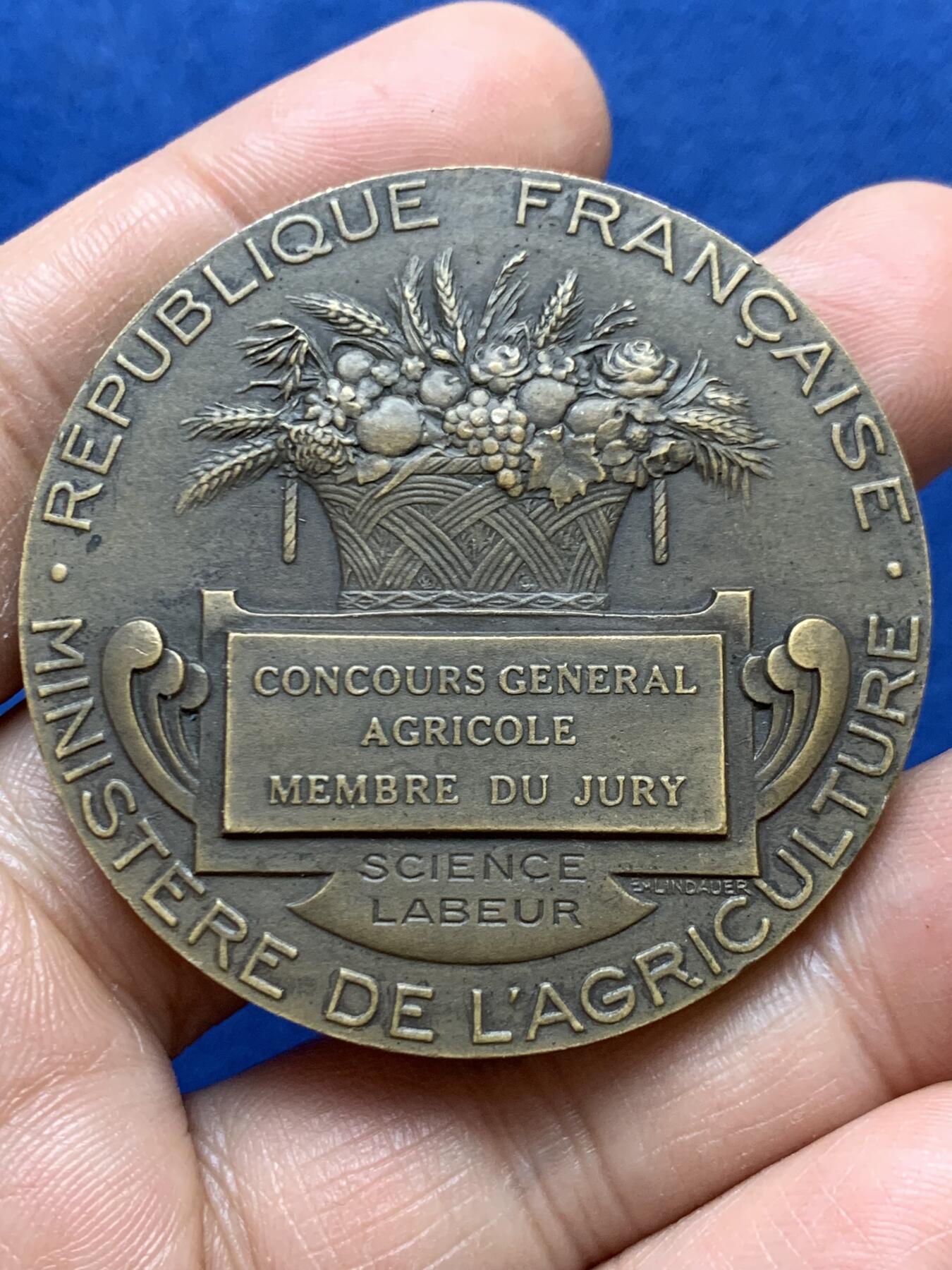 《竞宝斋》第470场 周日，周一，周二 3场连拍 （全场包邮）欢迎送拍 法国播种者农业铜章 58.5克 49.5mm 丰饶角铜标