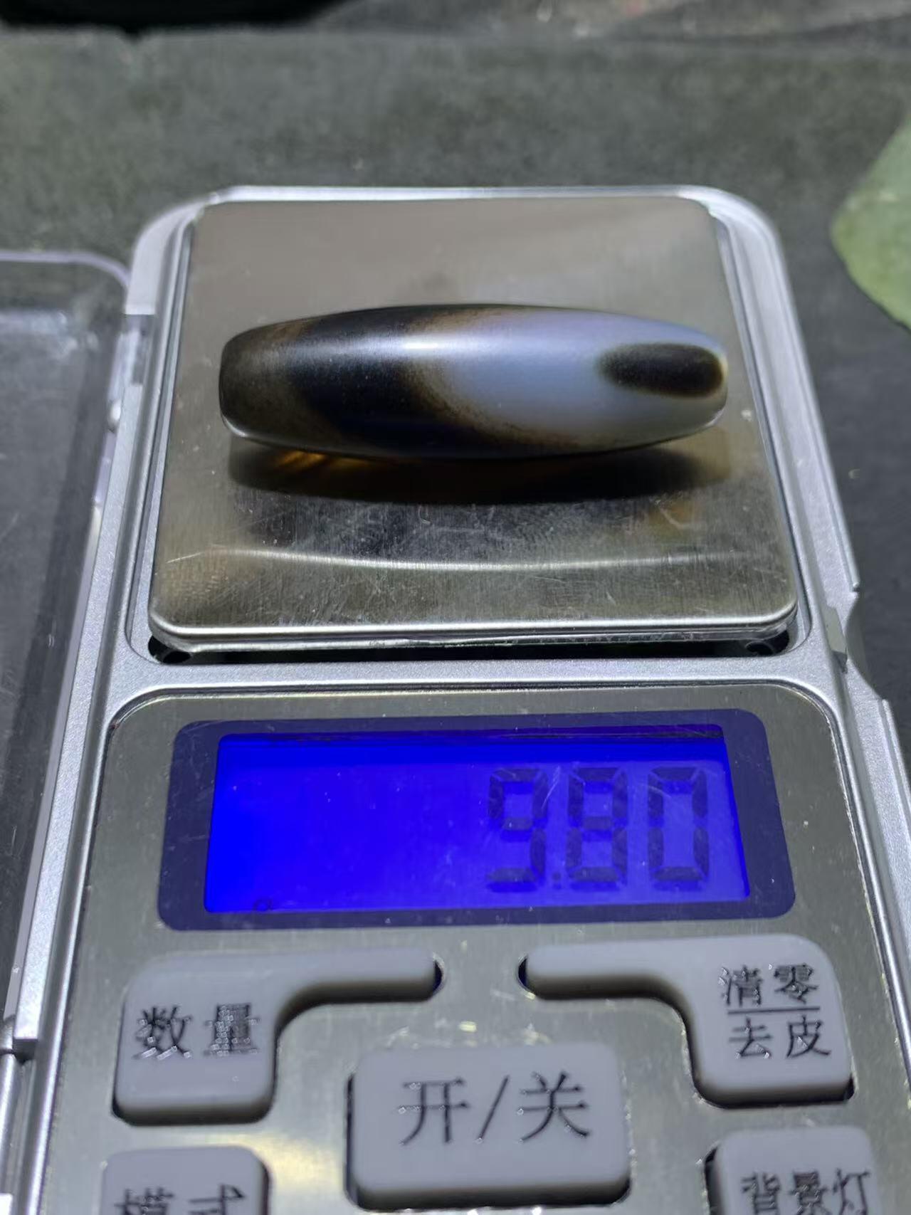 精美罕见一眼靠山图案药师玛瑙随形桶珠一个