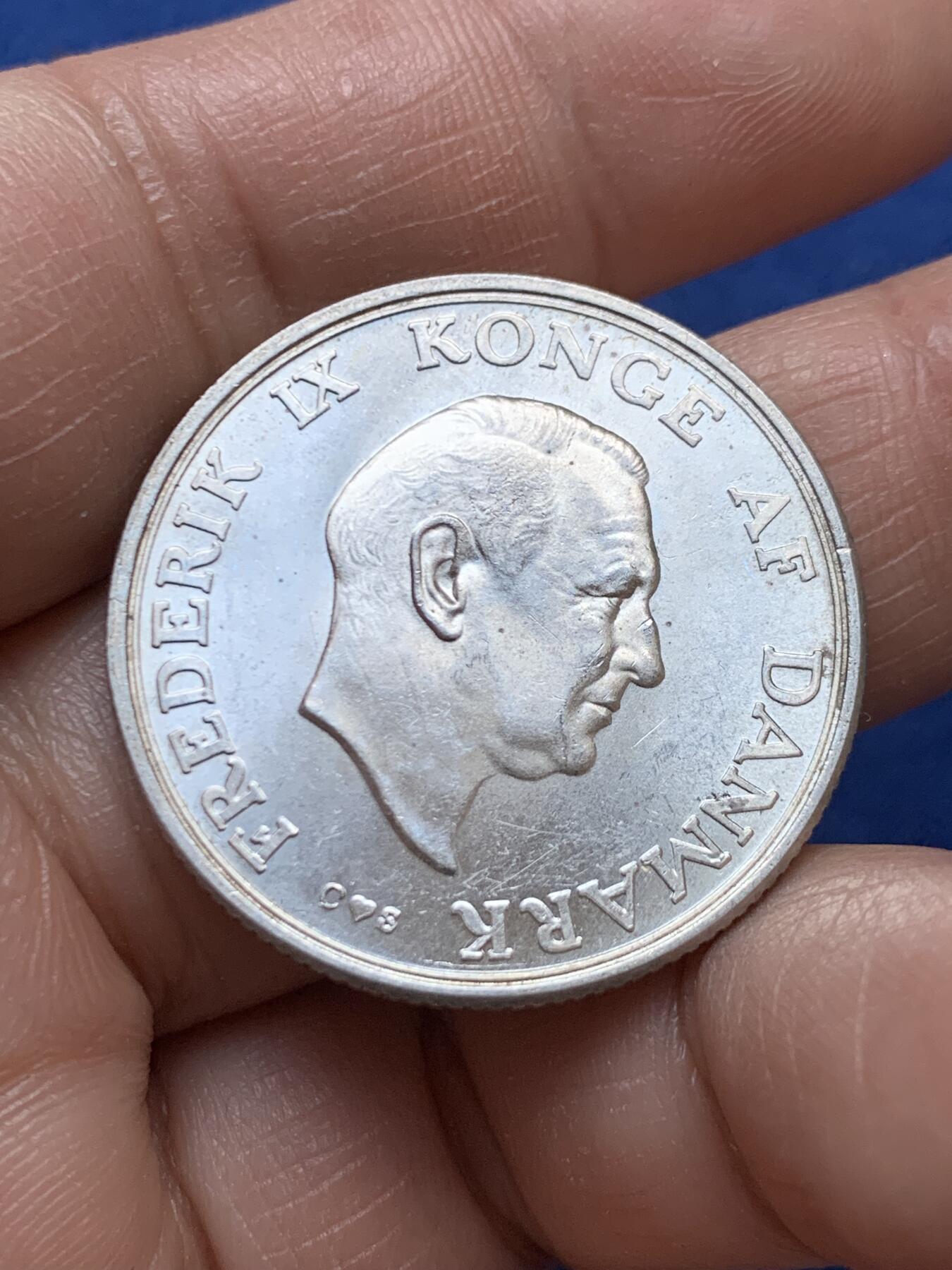 《竞宝斋》第470场 周日，周一，周二 3场连拍 （全场包邮）欢迎送拍 丹麦1958年弗雷德里克九世-玛格丽特公主双面人像2克朗银币 800银 重约15.02克