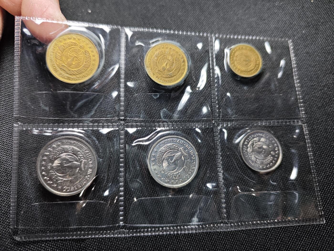 KK钱币收藏小铺   套币专场 2月预留时间 周末发货  1994乌兹别克斯坦大小面值清年一套