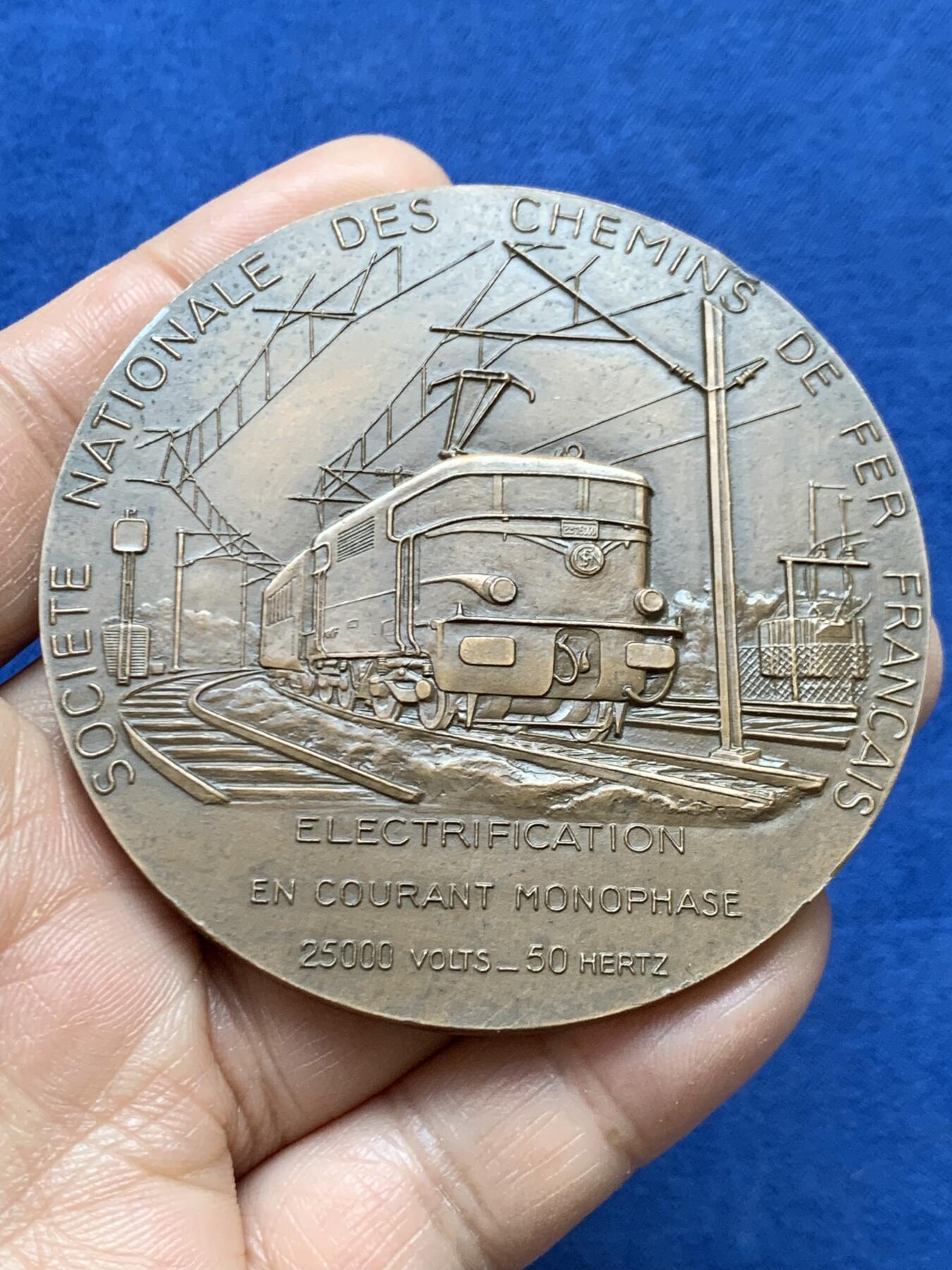 《竞宝斋》第470场 周日，周一，周二 3场连拍 （全场包邮）欢迎送拍 1959年巴黎-里尔电气化铜章 128.3克 67mm 丰饶角铜标