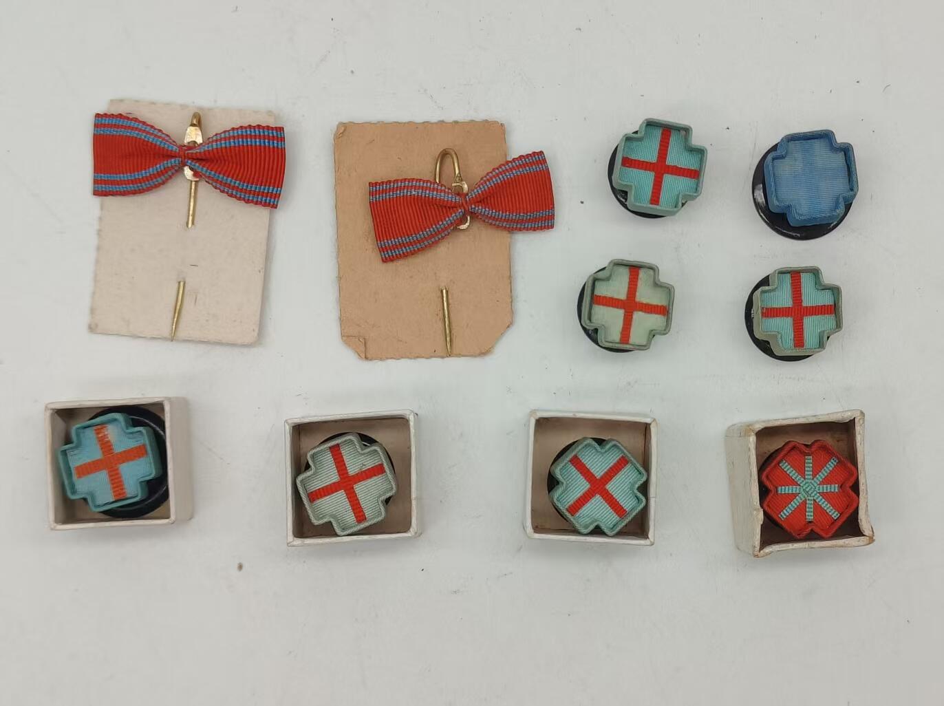 旧物徽章专场20260315 赤十字会员章略及花结若干