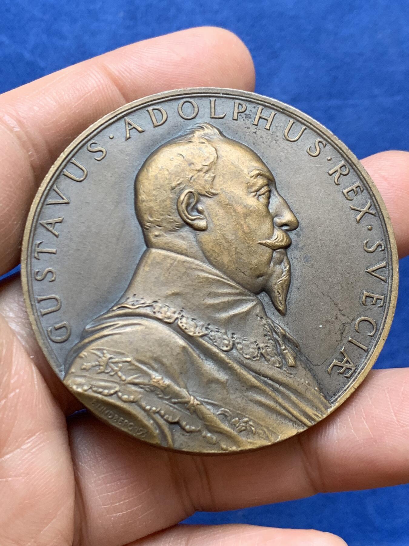 《竞宝斋》第470场 周日，周一，周二 3场连拍 （全场包邮）欢迎送拍 路易十三与古斯塔夫阿道夫双面纪念铜章 79.4克 53.2mm 铜标边铭