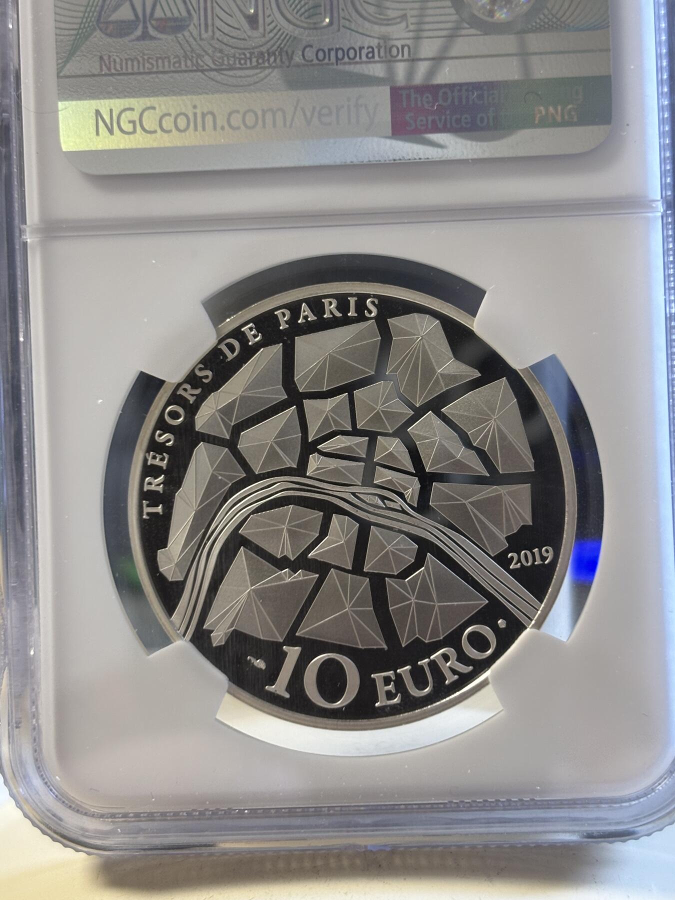 第194期拍卖 获奖法国2019年埃菲尔铁塔镀金镀铑银币NGC-PF70，900银镀金镀铑，22.2克，发行3000 枚