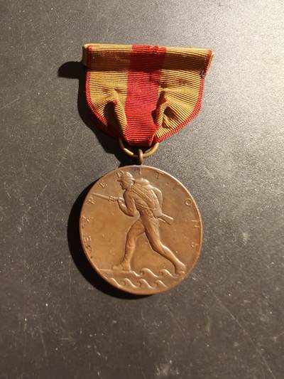老王徽章第187期 - 美国海军陆战队远征奖章   二战时期版本  铜上挂