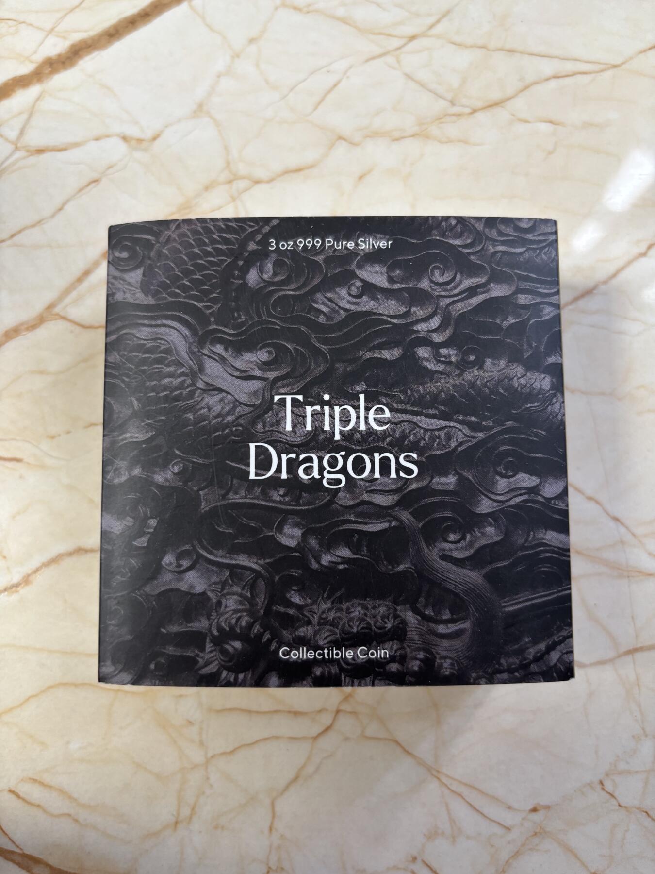 第194期拍卖 乍得2022年三龙戏珠3盎司精制镀金高浮雕纪念银币，999银镀金，3盎司，发行500枚