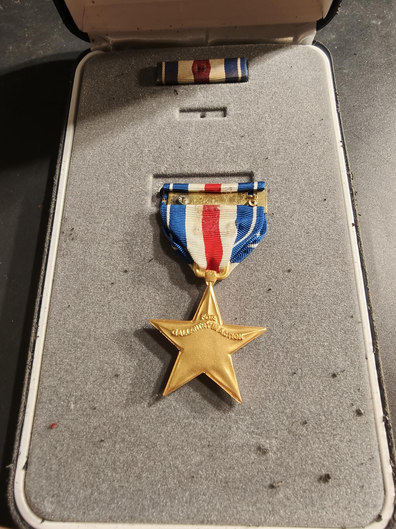 老王徽章第187期 美国银星勋章    原盒带略