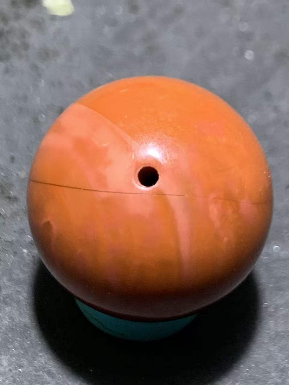南红玛瑙柿子红圆珠一颗，