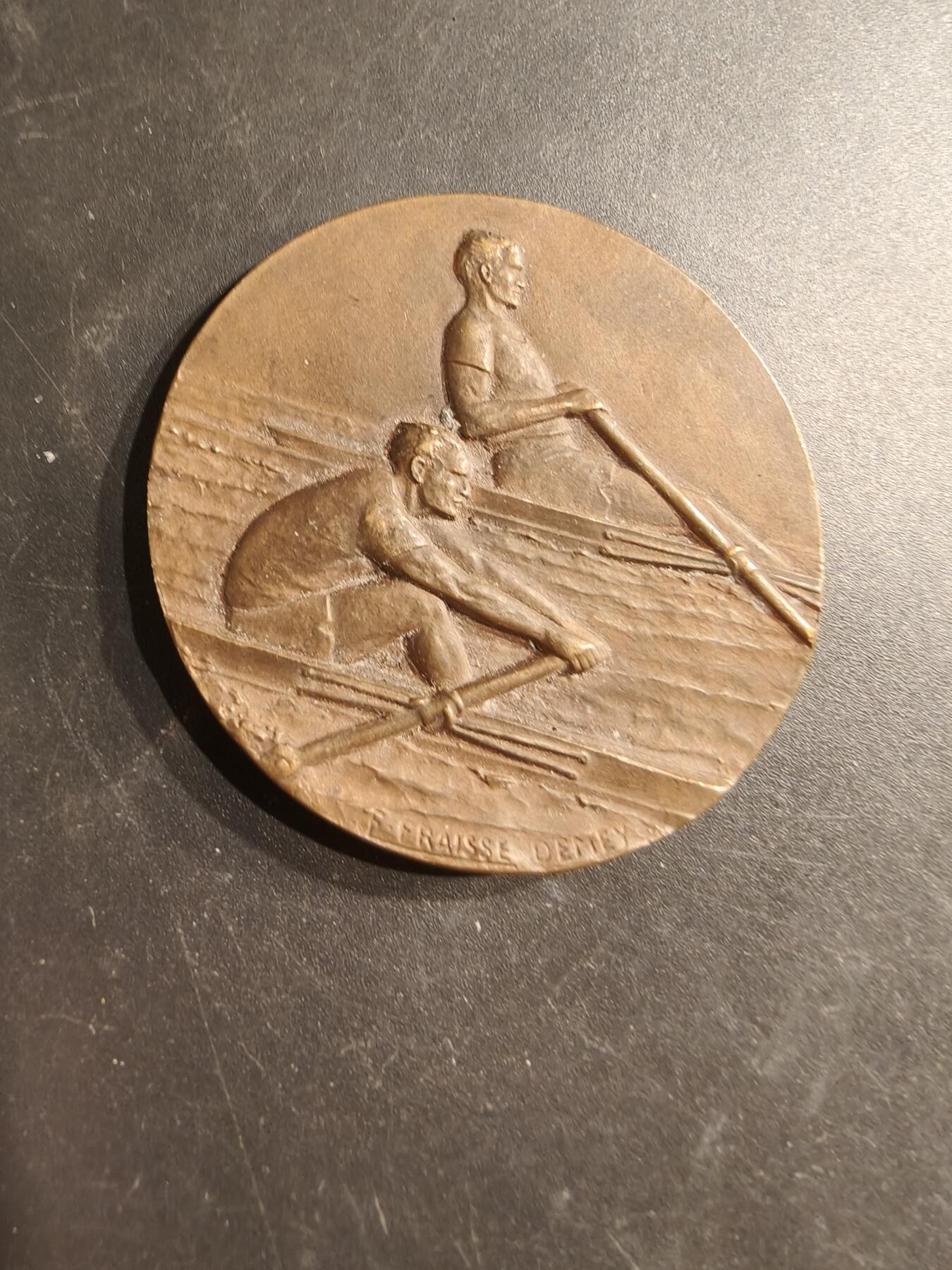 老王徽章第187期 法国鲁昂省议会赠大铜章   划船竞赛主题     直径50mm    重量50.9g