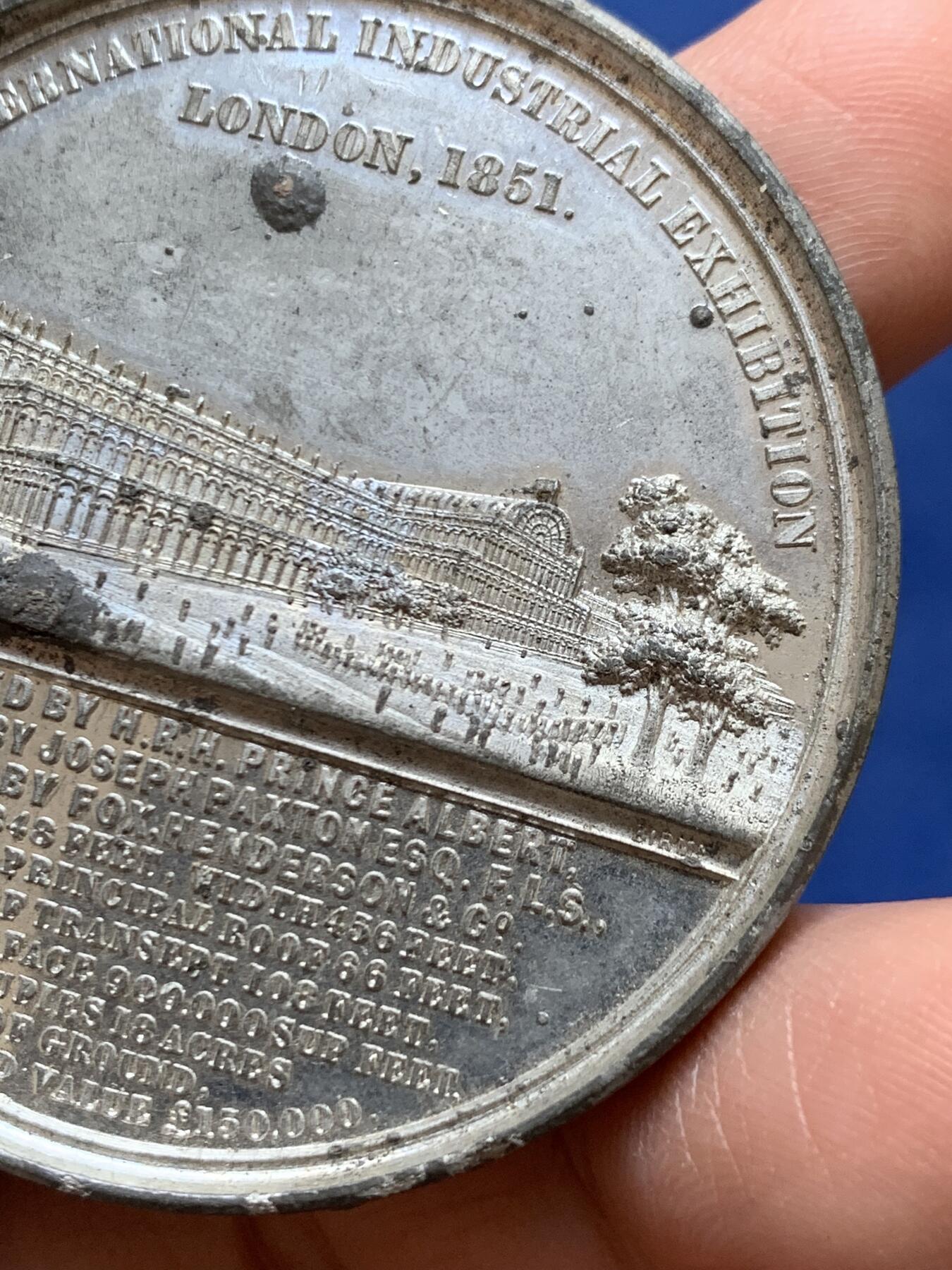 《竞宝斋》第470场 周日，周一，周二 3场连拍 （全场包邮）欢迎送拍 1851年伦敦世博会锌章 重约37.6克 50.8mm