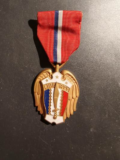 老王徽章第187期 - 美国二战菲律宾解放纪念章