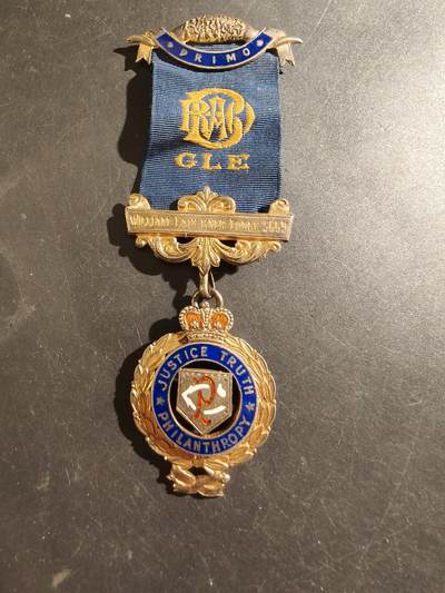 老王徽章第187期 - 英国皇家野牛兄弟会奖章      925银质珐琅     22.4g