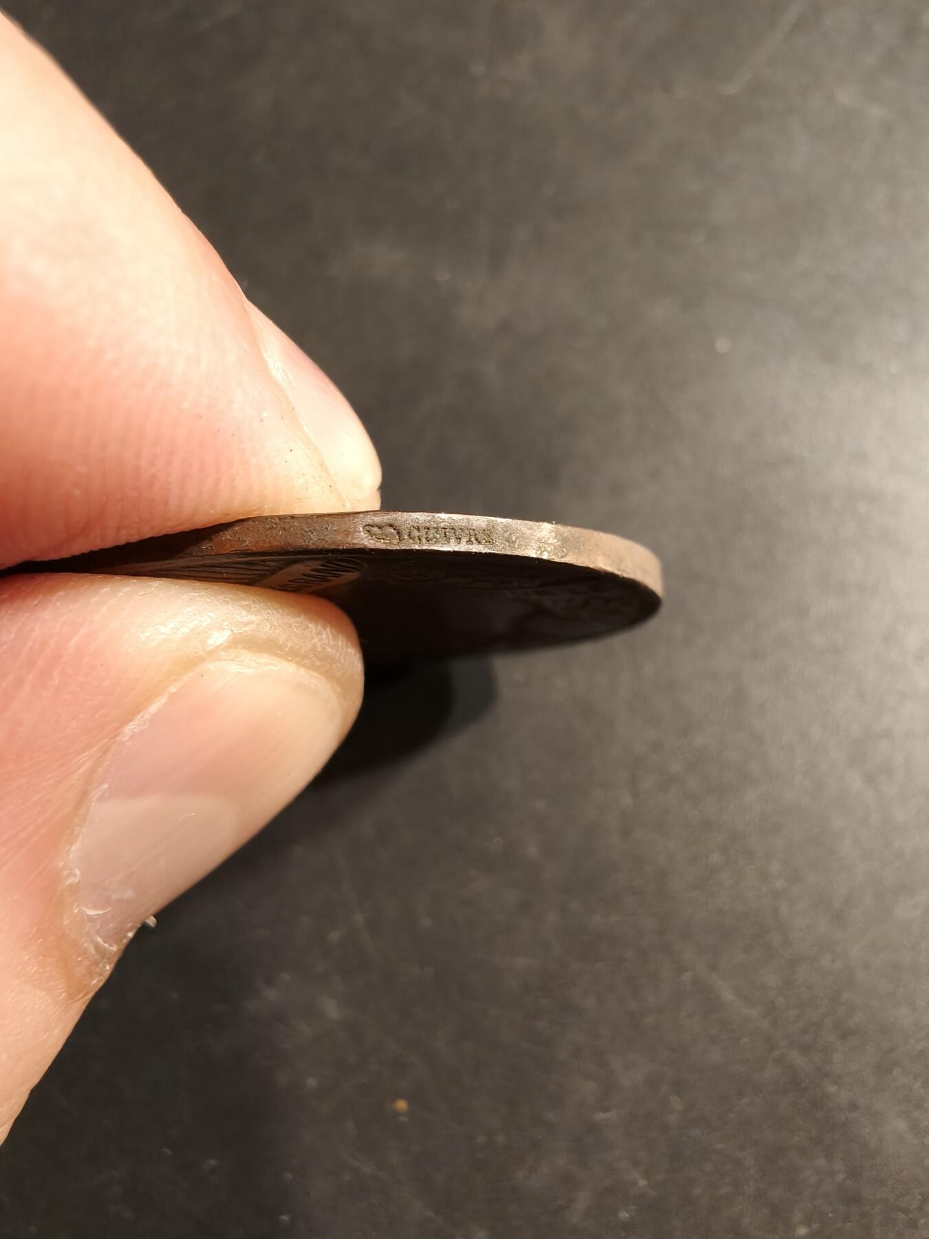 老王徽章第187期 法国多明我会修士多米尼克·拉科代尔修士大铜章     直径36mm     重量18.8g     大师维克托·维旺作品