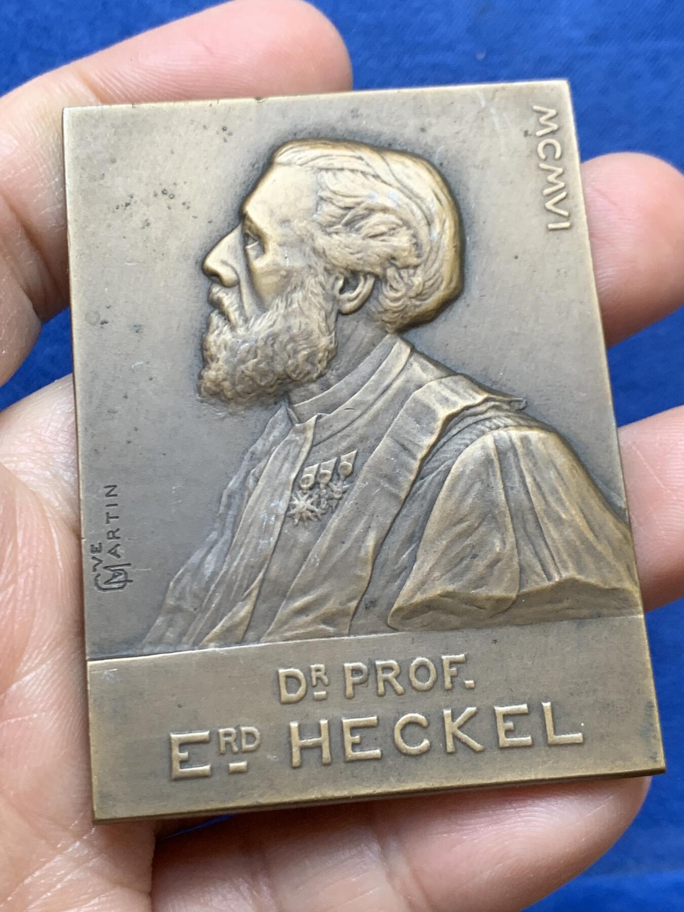 《竞宝斋》第470场 周日，周一，周二 3场连拍 （全场包邮）欢迎送拍 德国哲学家恩斯特·海克尔方型铜章 86.4克 47.2*63.8mm 丰饶角铜标