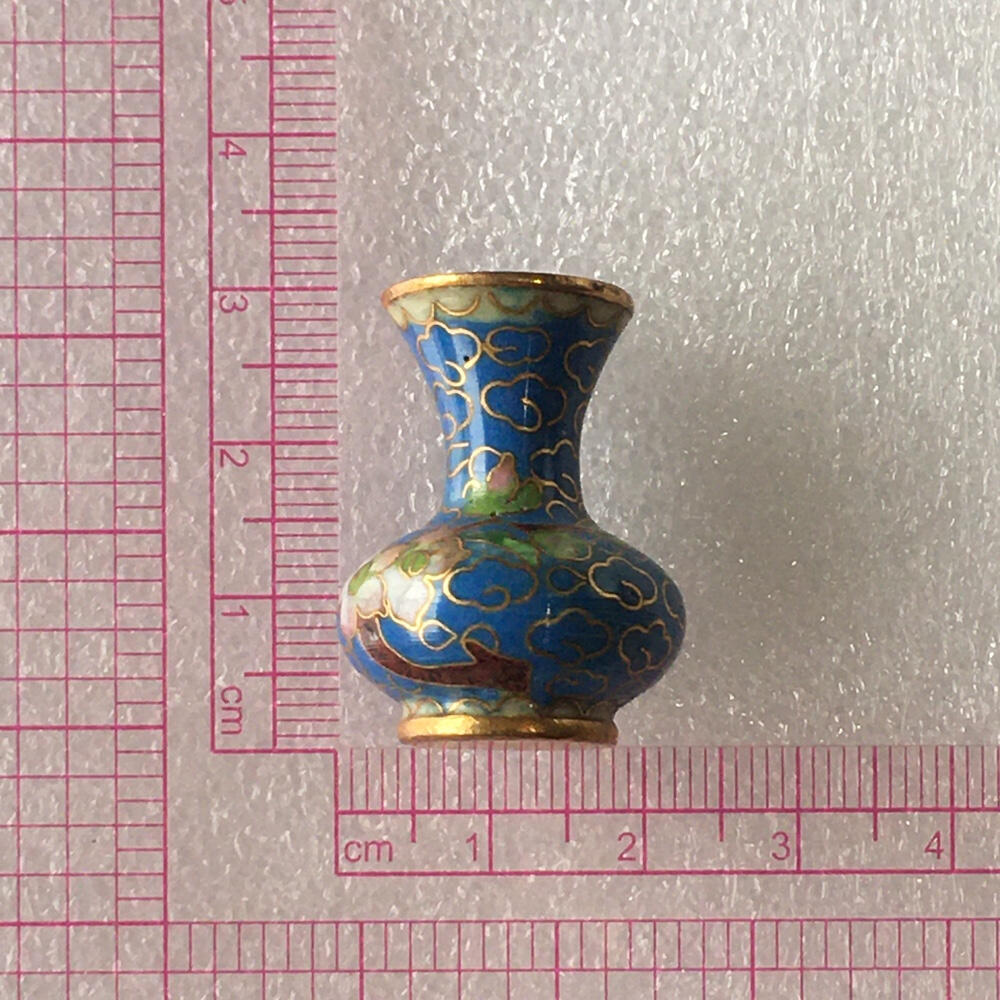      出口创汇时期浅蓝色景泰蓝铜胎掐丝珐琅回流镀金微型小留香瓶1个原版真品如图库存旧藏文玩艺术收藏