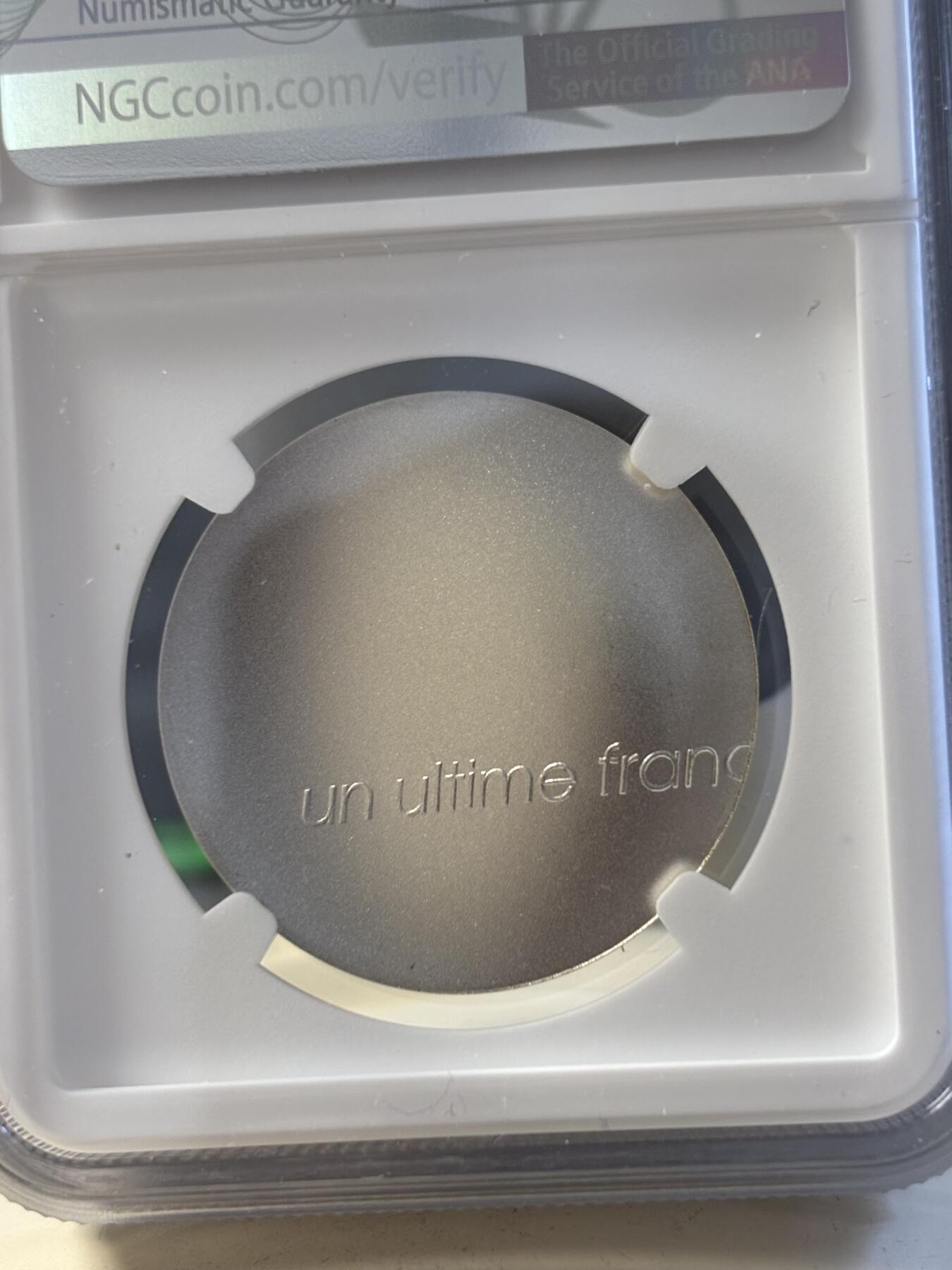 第194期拍卖 获奖币法国2001年最后的法郎波浪形银币NGC-MS69，980银，17.77克