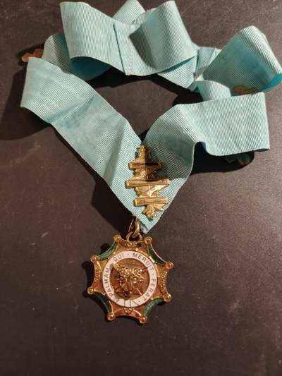 老王徽章第187期 - 英国皇家野牛兄弟会奖章     指挥官级