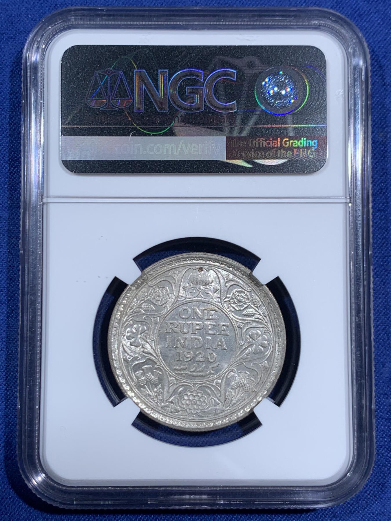 《竞宝斋》第470场 周日，周一，周二 3场连拍 （全场包邮）欢迎送拍 NGC MS62 英属印度1920年乔治五世1卢比银币