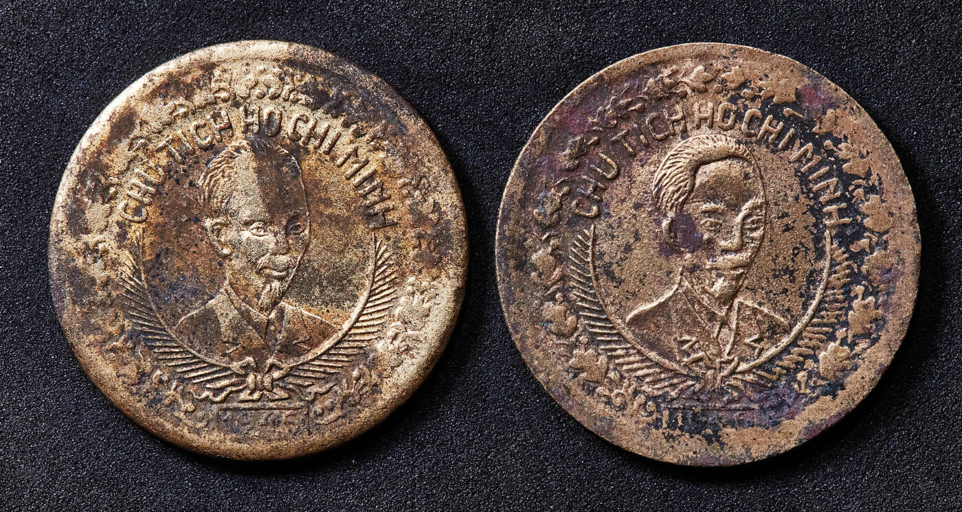 【俄甄集藏】2026年(049)03-18星期三 晚 19:30 全场包邮 越南1946年胡志明2盾铜币不同版2枚一对，细节尚佳