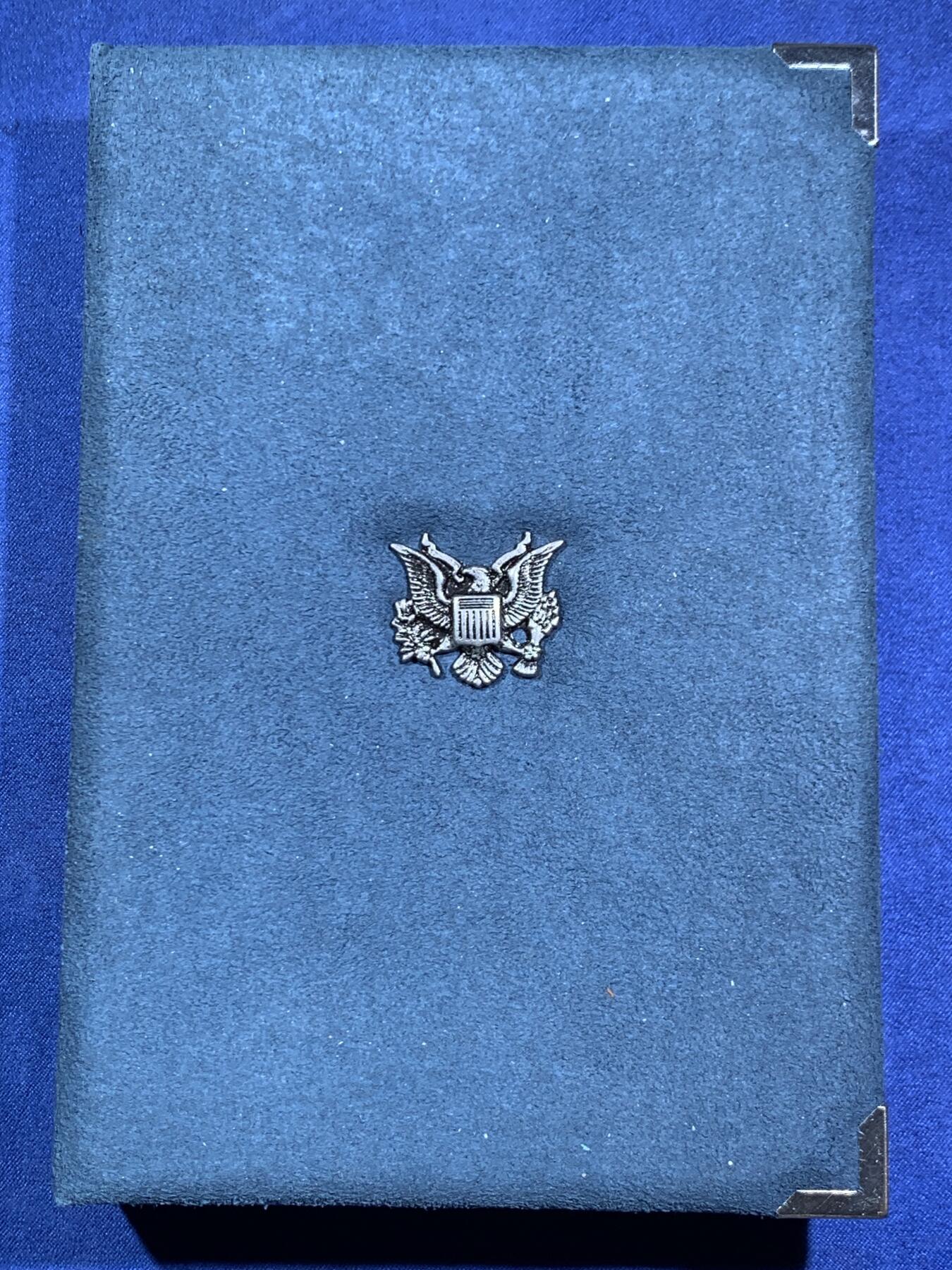 《竞宝斋》第470场 周日，周一，周二 3场连拍 （全场包邮）欢迎送拍 1987年美国Prestige套装，含6枚硬币，带原盒和证书，其中最大的1枚宪法二百周年纪念是银币，900银，26.7克，细节见图。