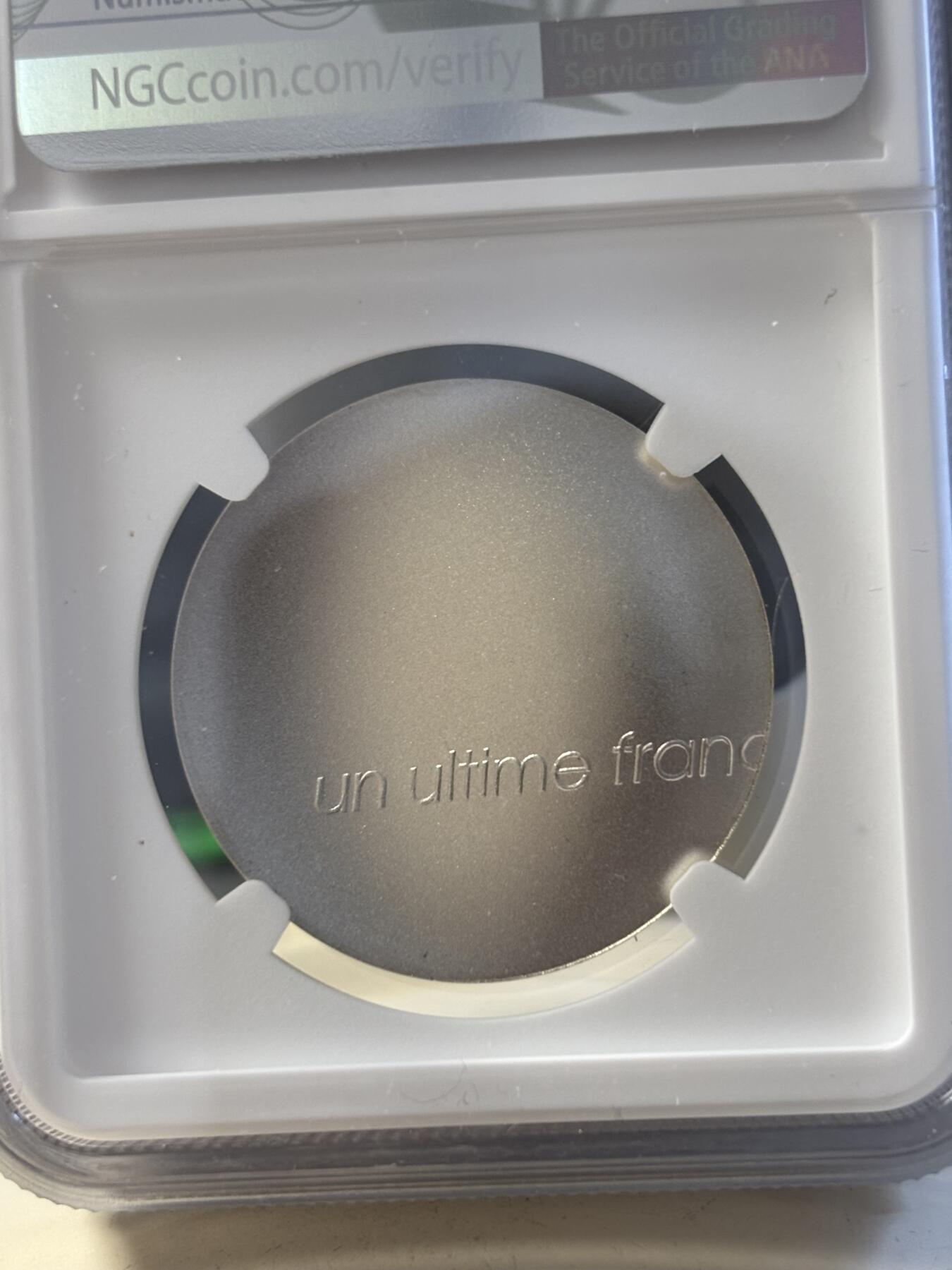 第194期拍卖 获奖币法国2001年最后的法郎波浪形银币NGC-MS69，980银，17.77克