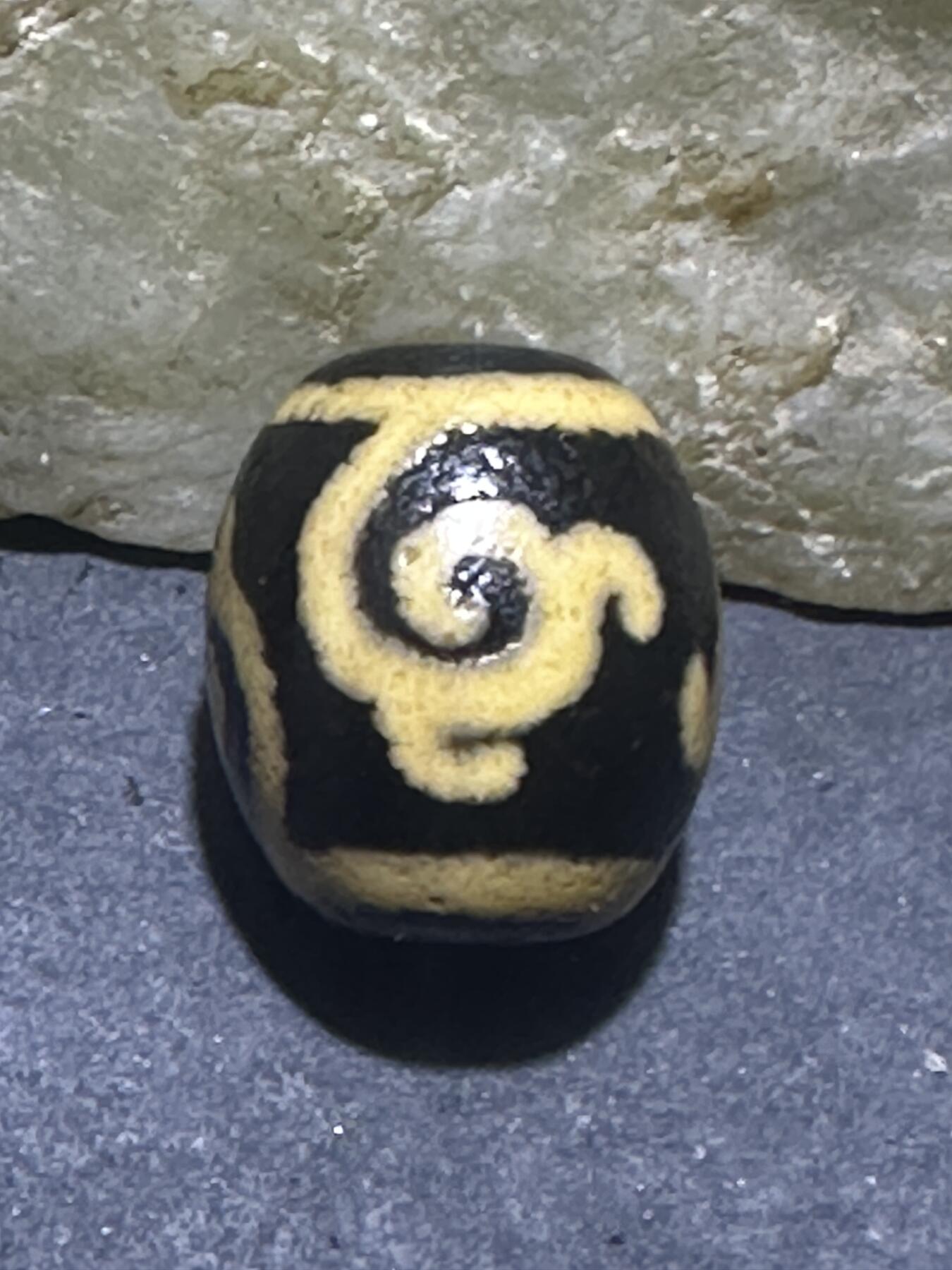 仅此一颗，精品藏传牙黄度母玛瑙天珠一颗