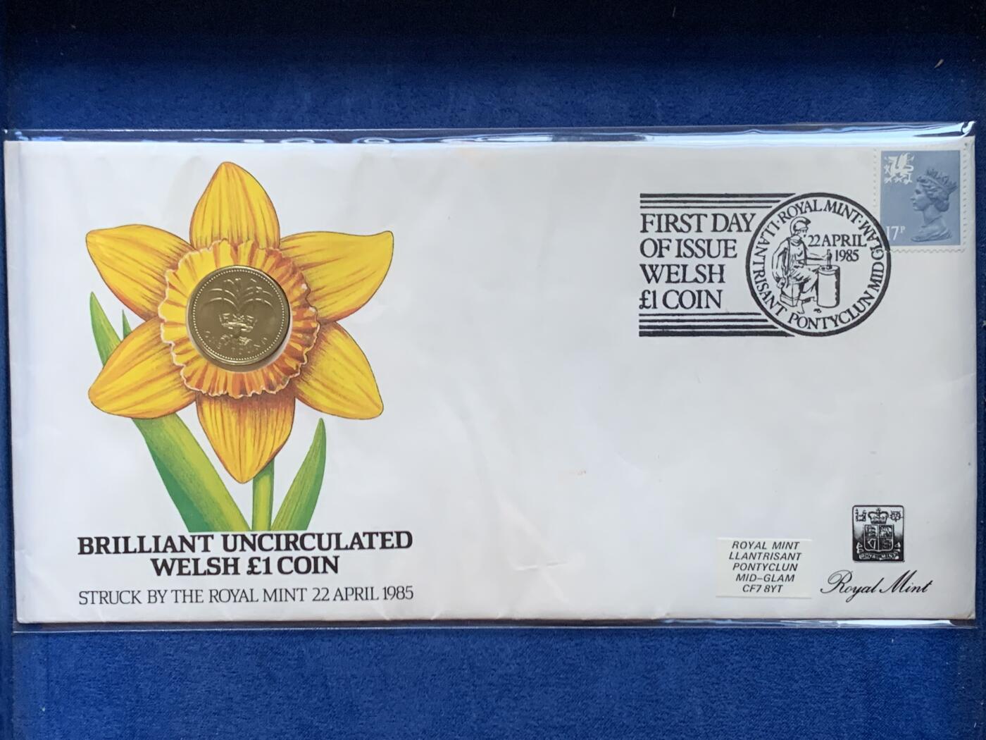 《竞宝斋》第470场 周日，周一，周二 3场连拍 （全场包邮）欢迎送拍 两枚一组 1985年英国老1英镑首日封/邮币封（Royal Mint和Royal Mail联合发行）