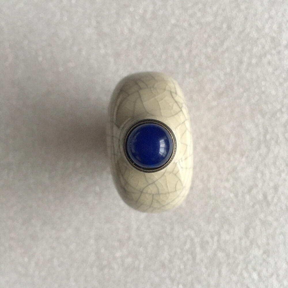      青金蓝色盖子配六七十年代耀州窑瓷质鼻烟壶开片釉库存老货旧藏文玩艺术收藏