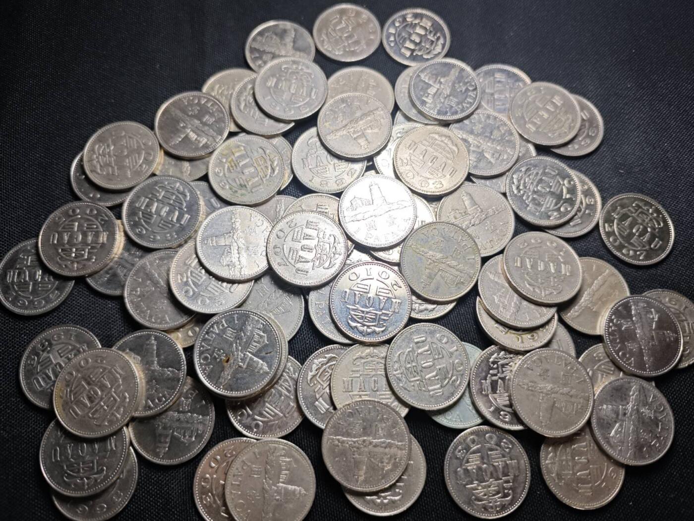 KK钱币收藏小铺   套币 批量/好品散币专场 2月预留时间 周末发货  澳门一元83枚一组