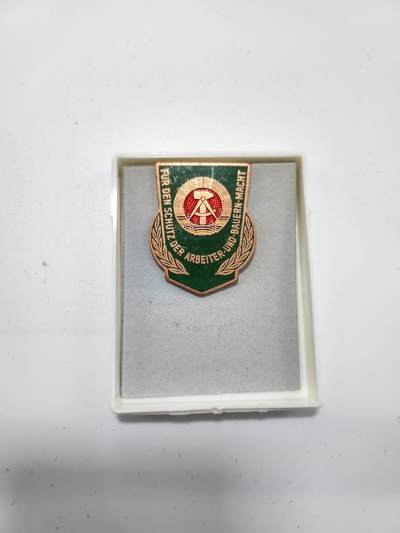 南水社第3次拍卖 春季专场 - 东德边防警察荣誉证章 完好带盒