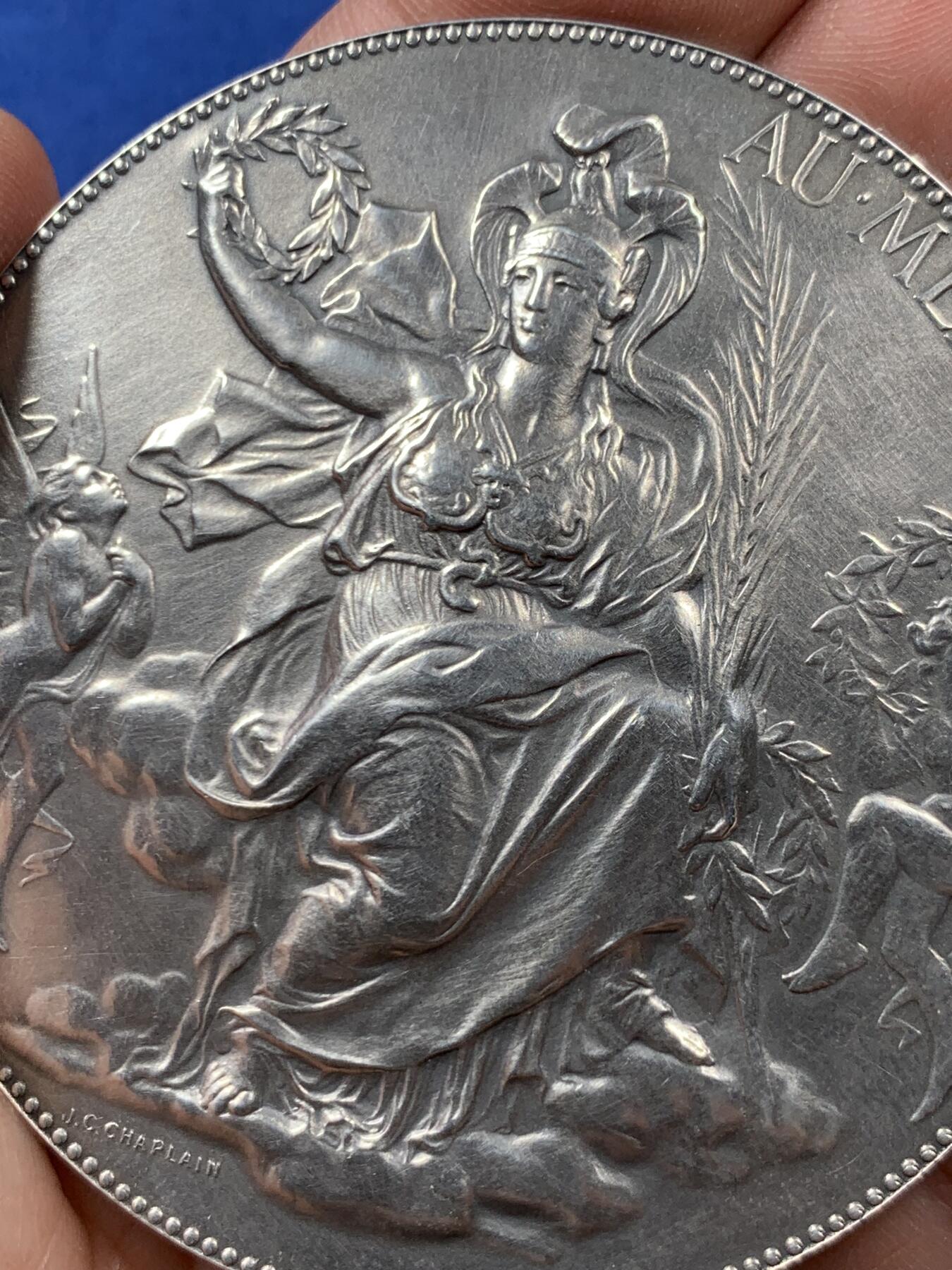 《竞宝斋》第470场 周日，周一，周二 3场连拍 （全场包邮）欢迎送拍 名家夏普兰作 1924年法国圣埃蒂安商业法庭大银章 150.5克 68mm 丰饶角银标 带盒