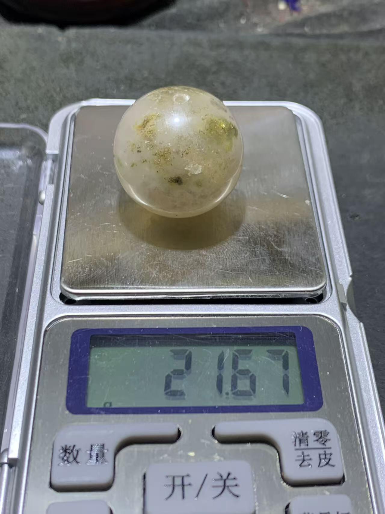 精美原皮满冰飘糖心料战国红玛瑙圆珠一颗！