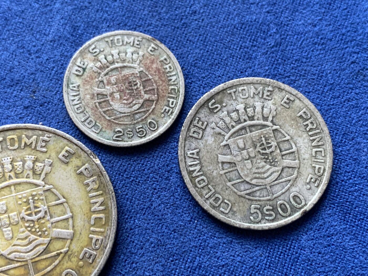 《竞宝斋》第470场 周日，周一，周二 3场连拍 （全场包邮）欢迎送拍 三枚一组 葡属圣多美和普林西比 1939年 10、5、2.5埃斯库多 银币 传世包浆 少见品种